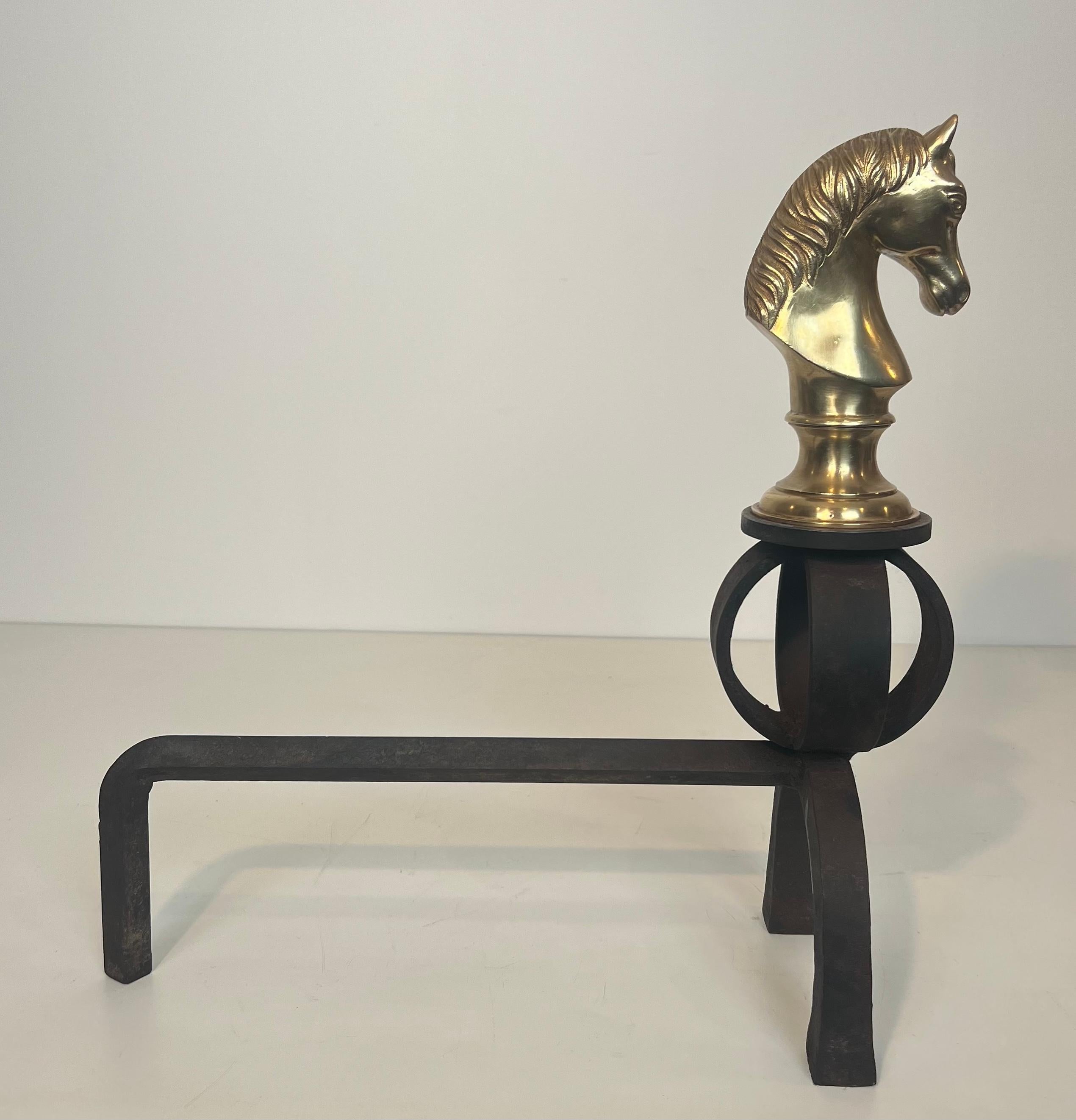 Importante coppia di Androni in bronzo e ferro battuto raffiguranti teste di cavallo in vendita 6