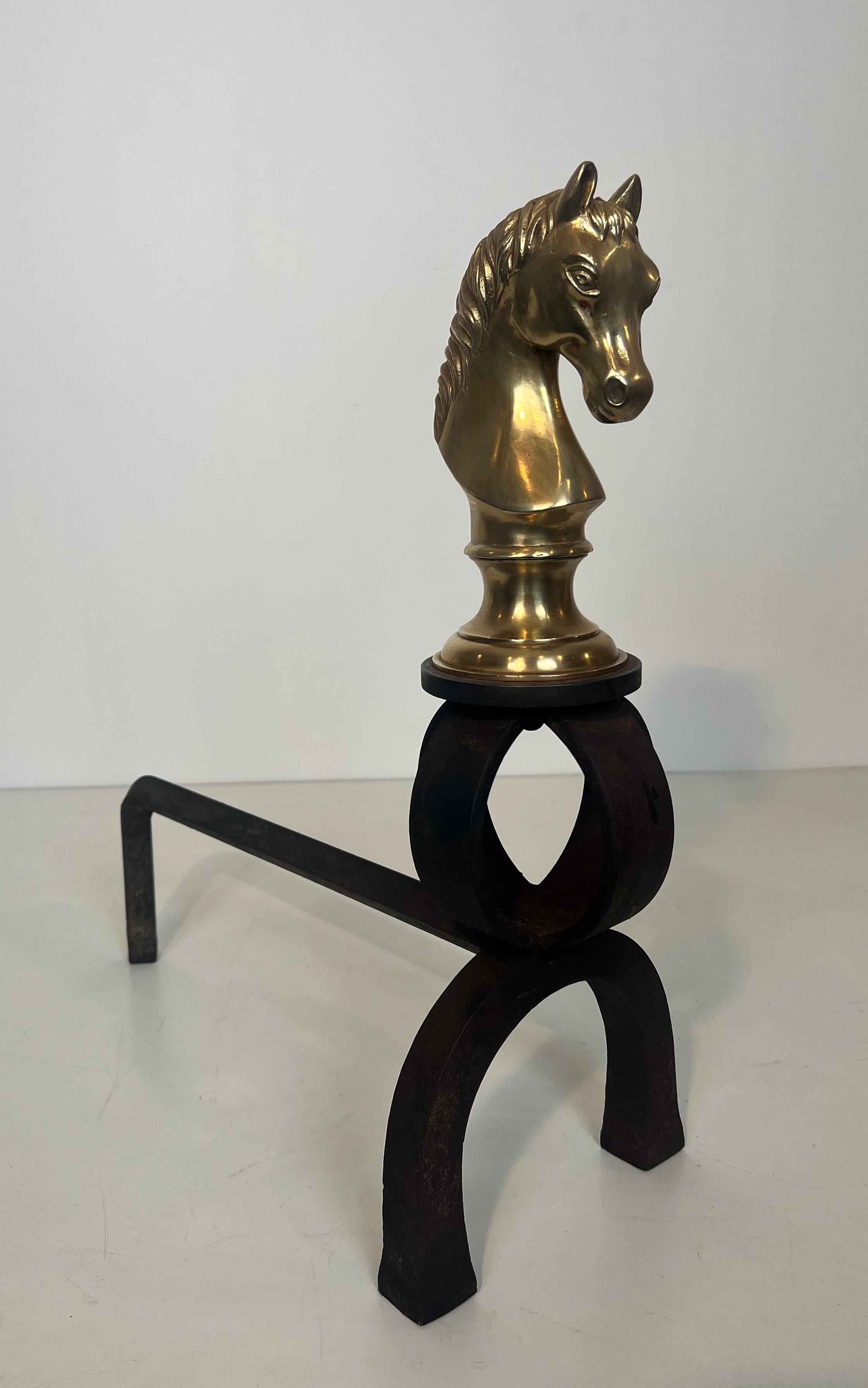 Importante coppia di Androni in bronzo e ferro battuto raffiguranti teste di cavallo in vendita 7