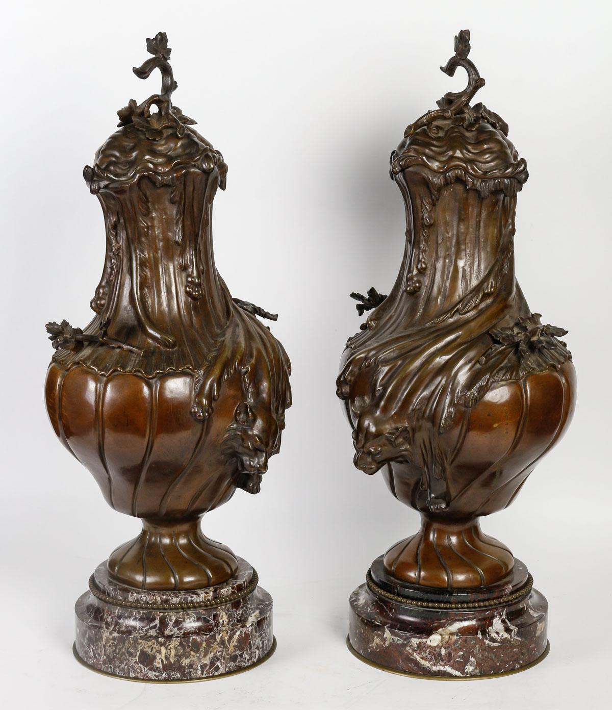 Ein bedeutendes Paar Cassolettes im Louis-XV-Stil, 19. Jahrhundert. (Bronze) im Angebot