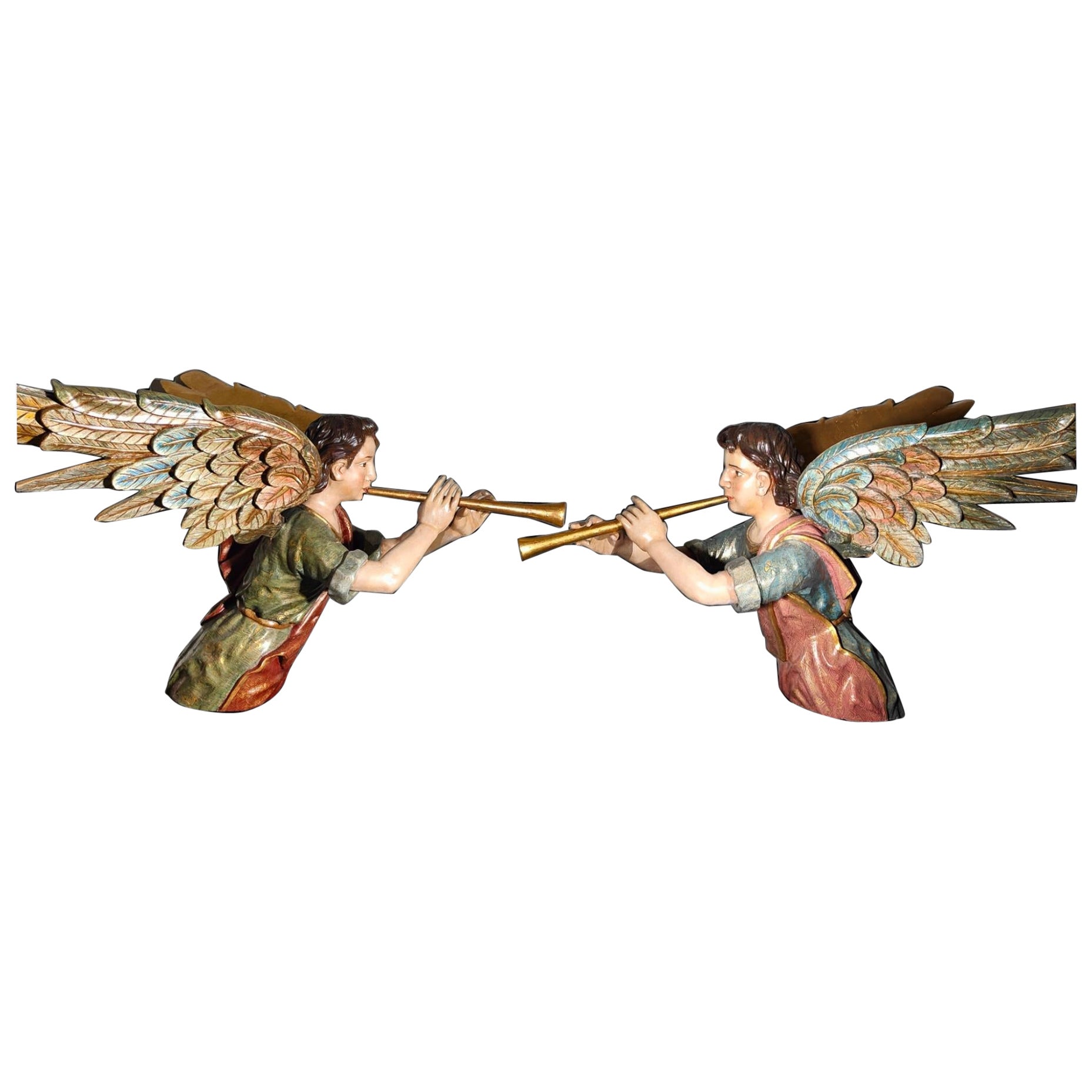 Important Pair of Cherubs in Carved, Gilded and Polychrome Wood from the 17th C
