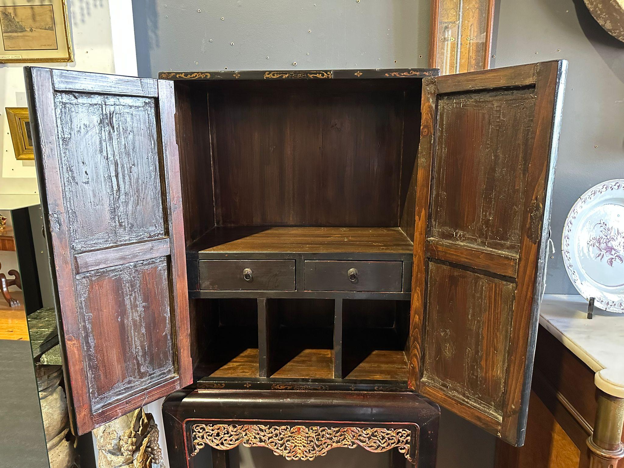 IMPORTANT PAIR OF CHINESE CABINETS 19th Century For Sale 7