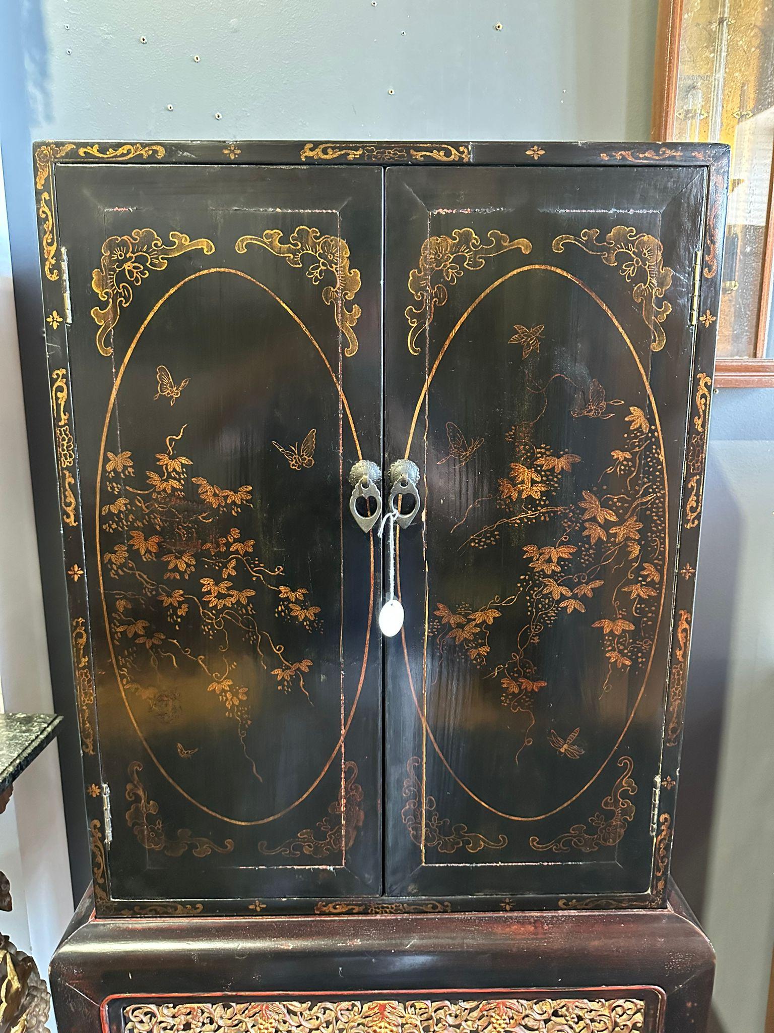 IMPORTANT PAIR OF CHINESE CABINETS 19th Century For Sale 8