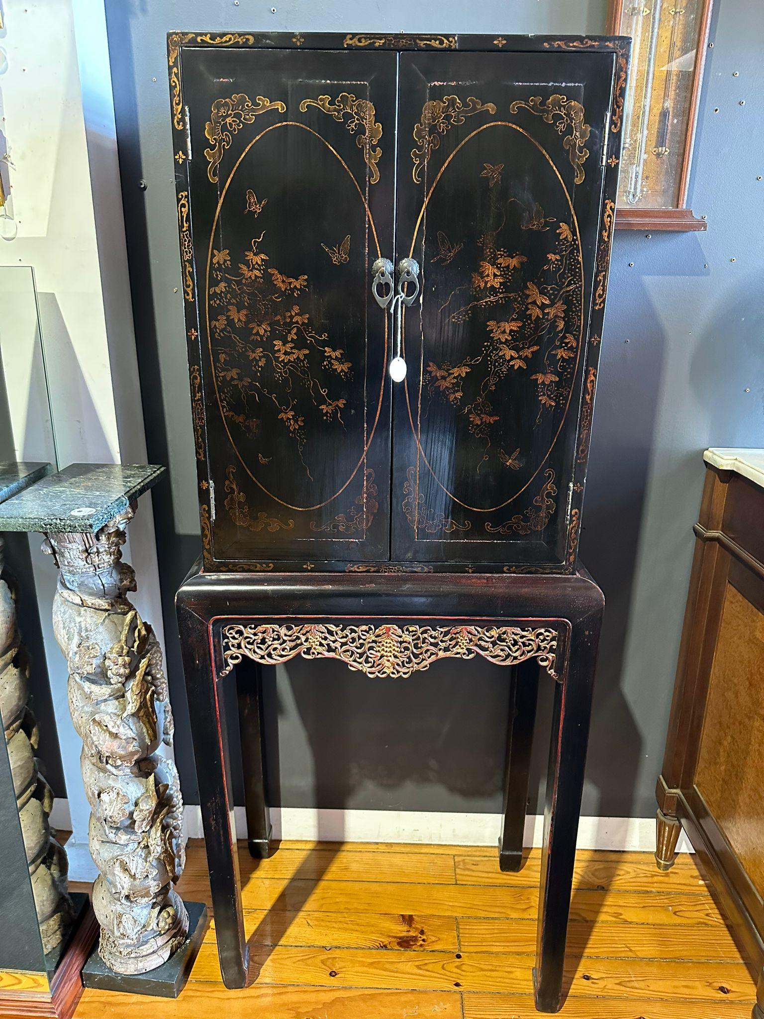 IMPORTANT PAIR OF CHINESE CABINETS 19th Century For Sale 9