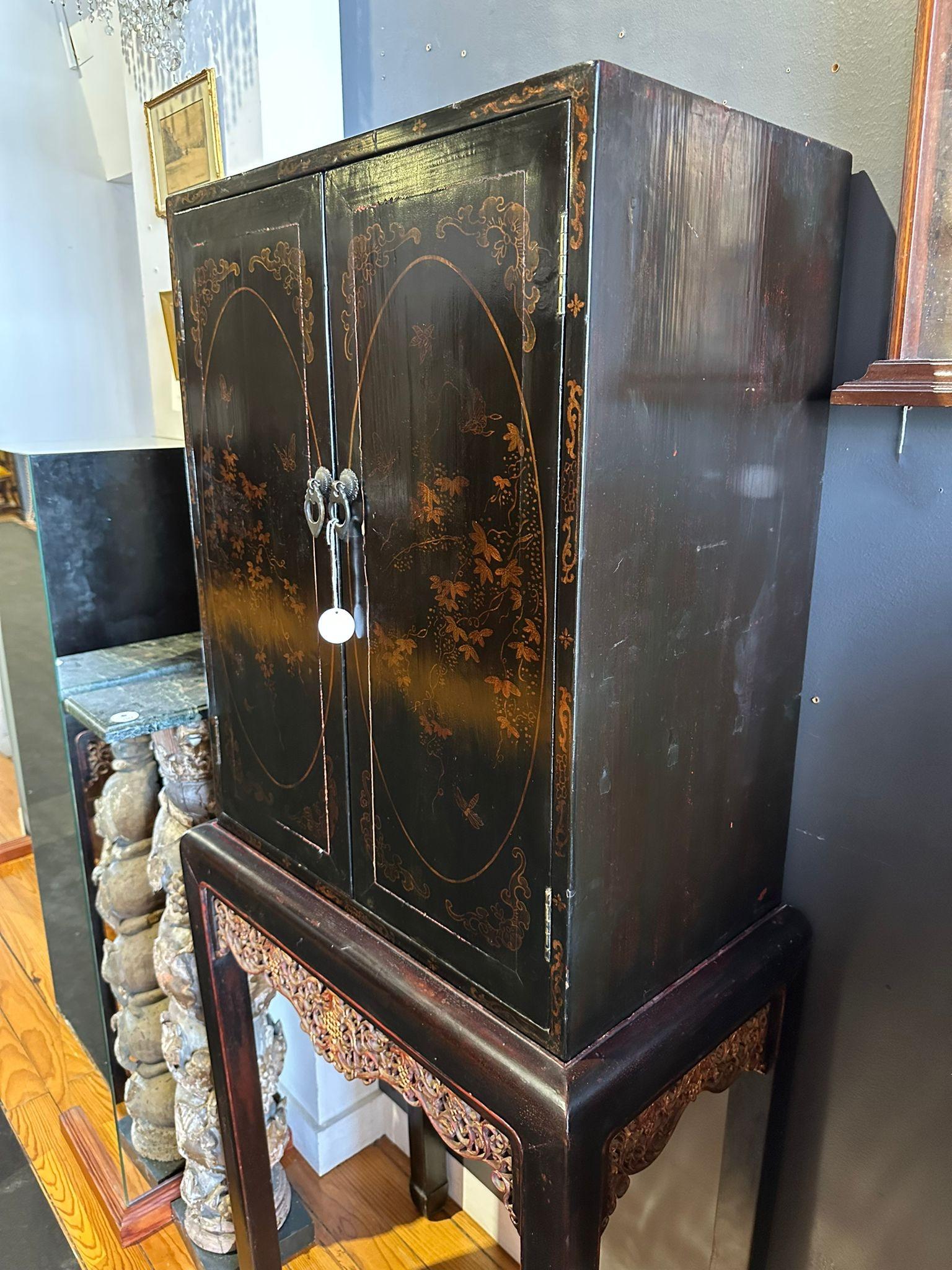 Wood IMPORTANT PAIR OF CHINESE CABINETS 19th Century For Sale