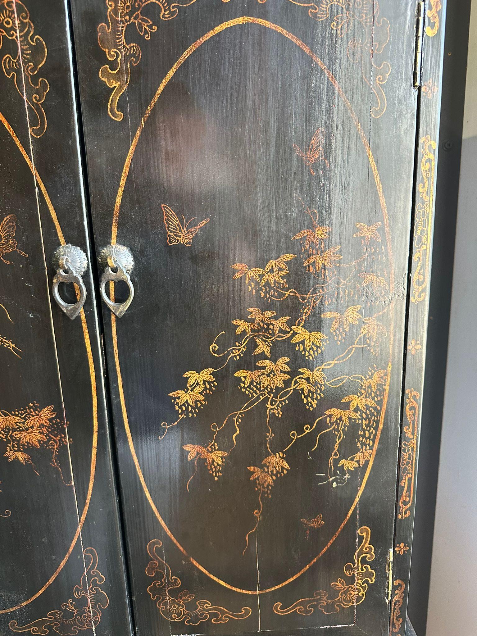 IMPORTANT PAIR OF CHINESE CABINETS 19th Century For Sale 1