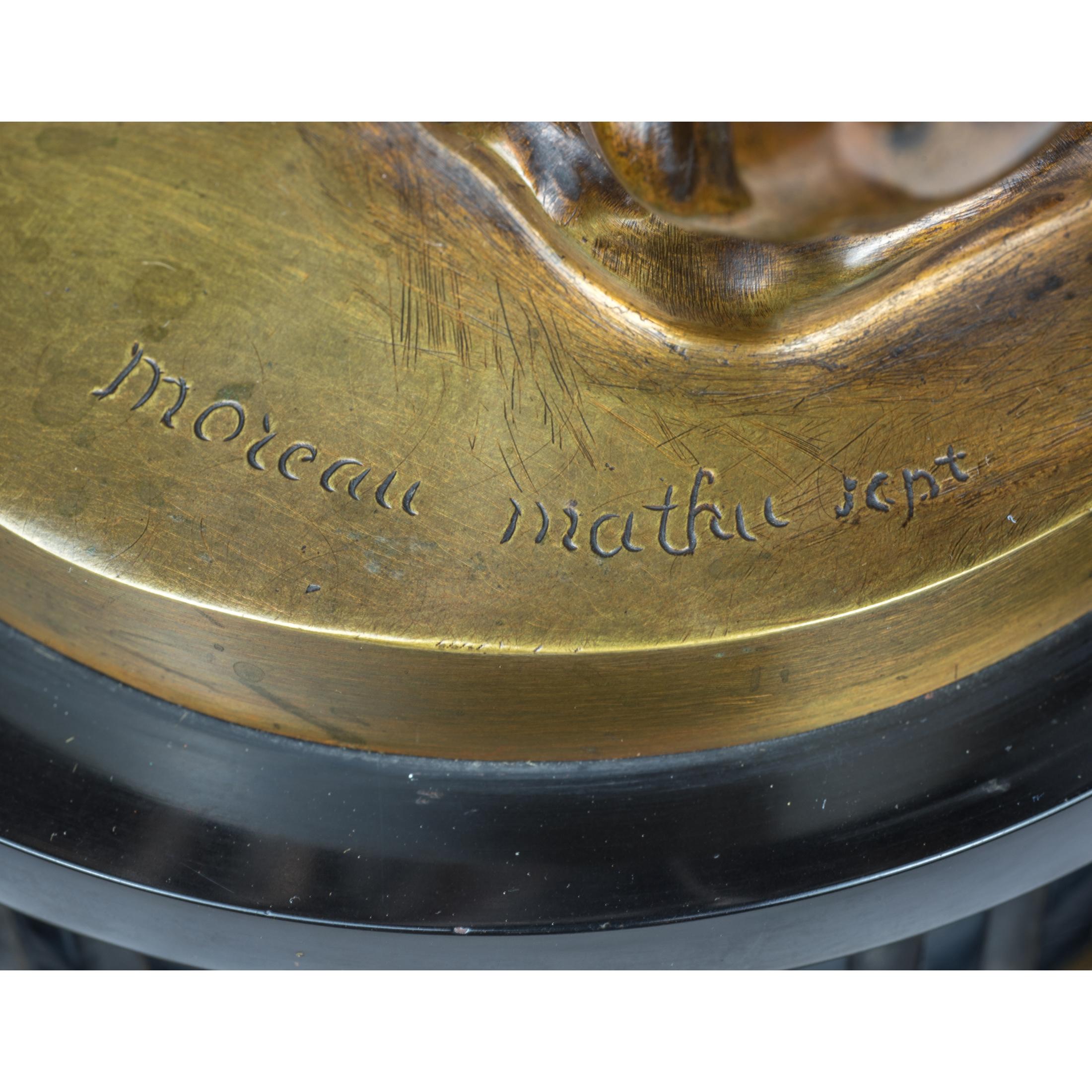 Importante paire de torchères en bronze patiné de Mathurin Moreau en vente 3