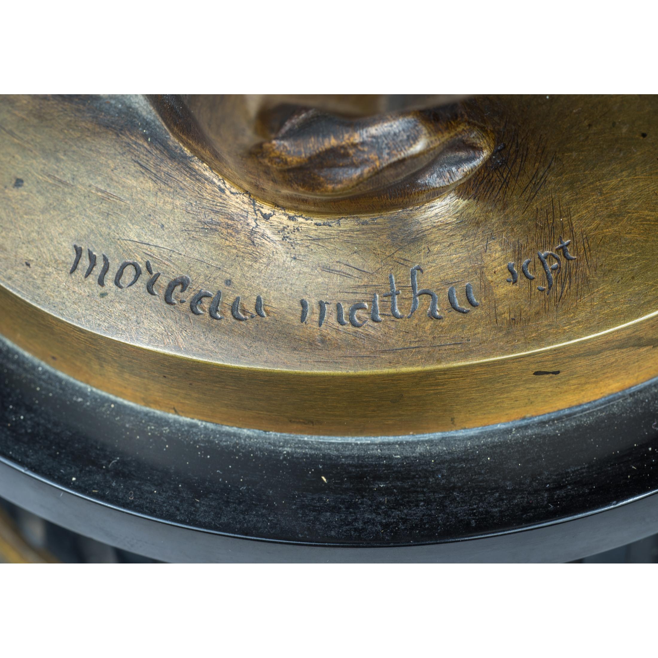 XIXe siècle Importante paire de torchères en bronze patiné de Mathurin Moreau en vente