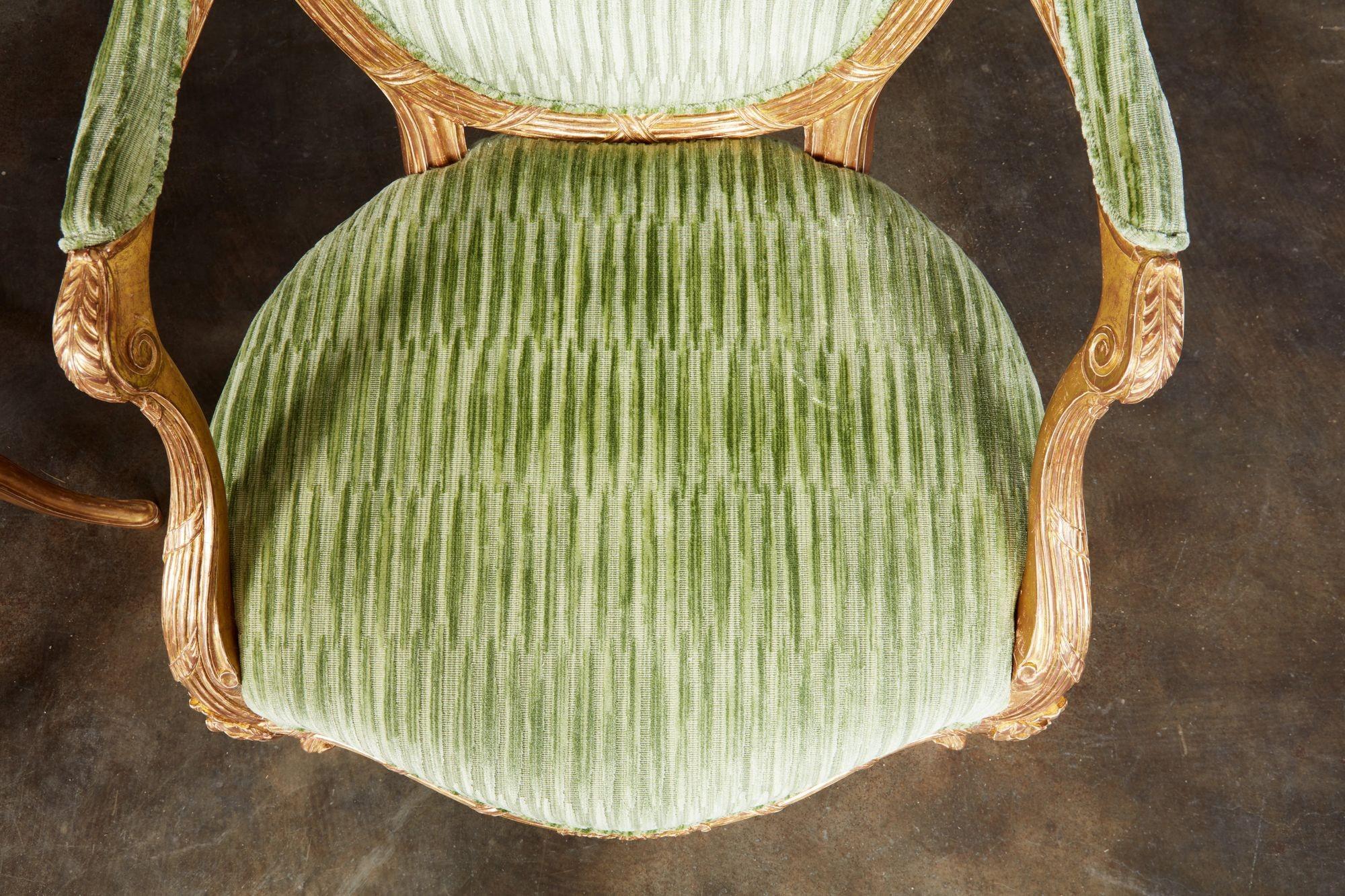 Importante paire de fauteuils géorgiens dorés Bon état - En vente à Greenwich, CT