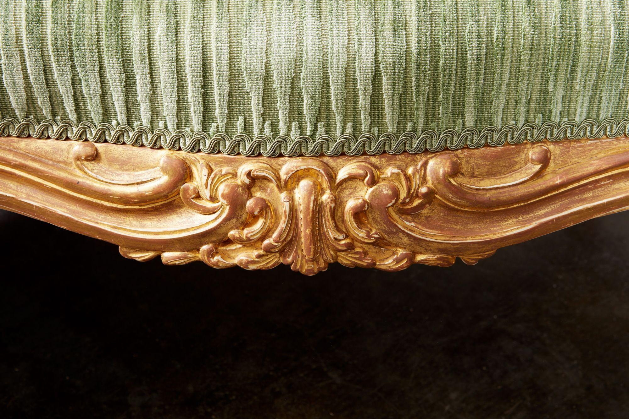Important Pair of Georgian Giltwood Sofas Attributed to John Cobb 10