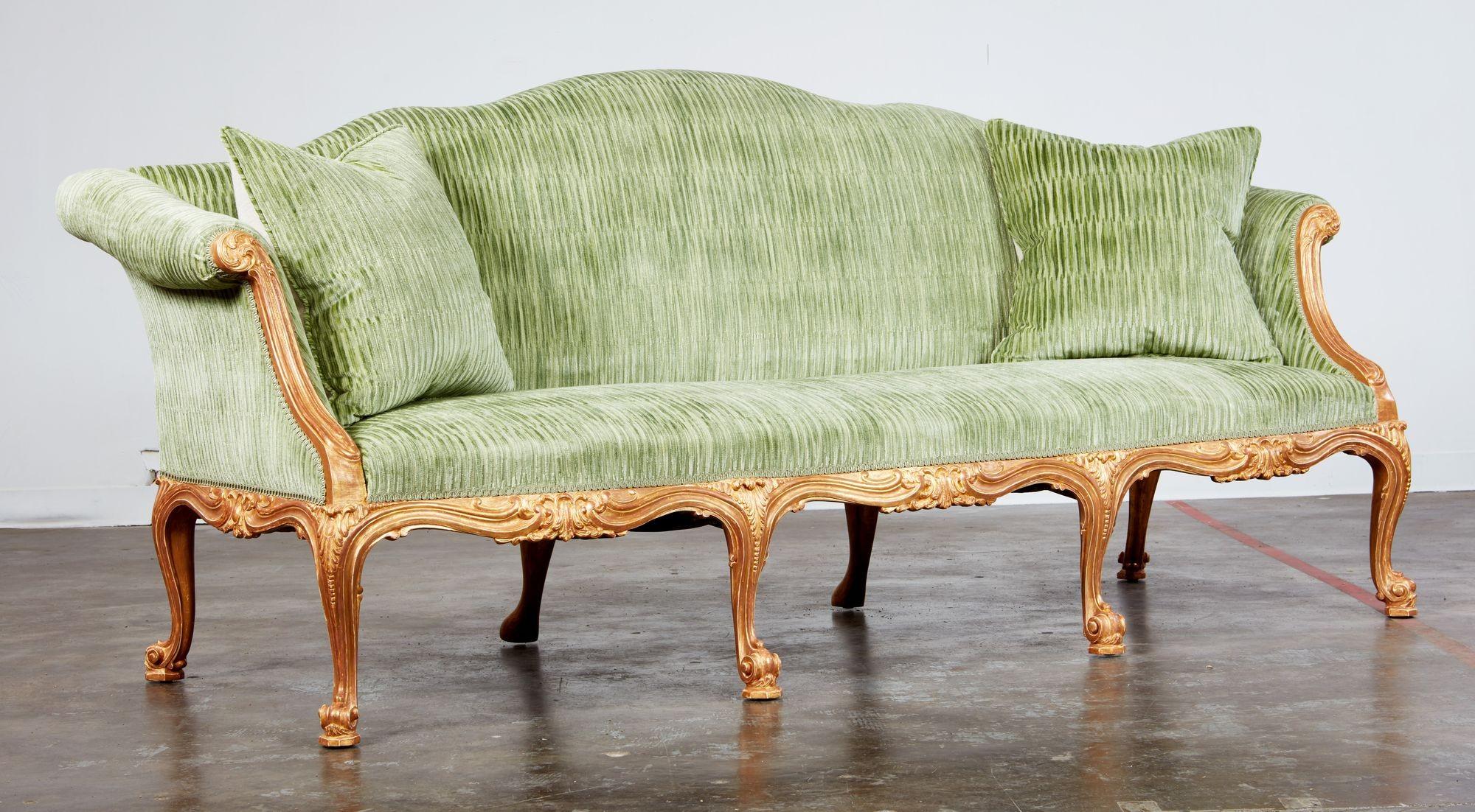 Important Pair of Georgian Giltwood Sofas Attributed to John Cobb In Good Condition In Greenwich, CT