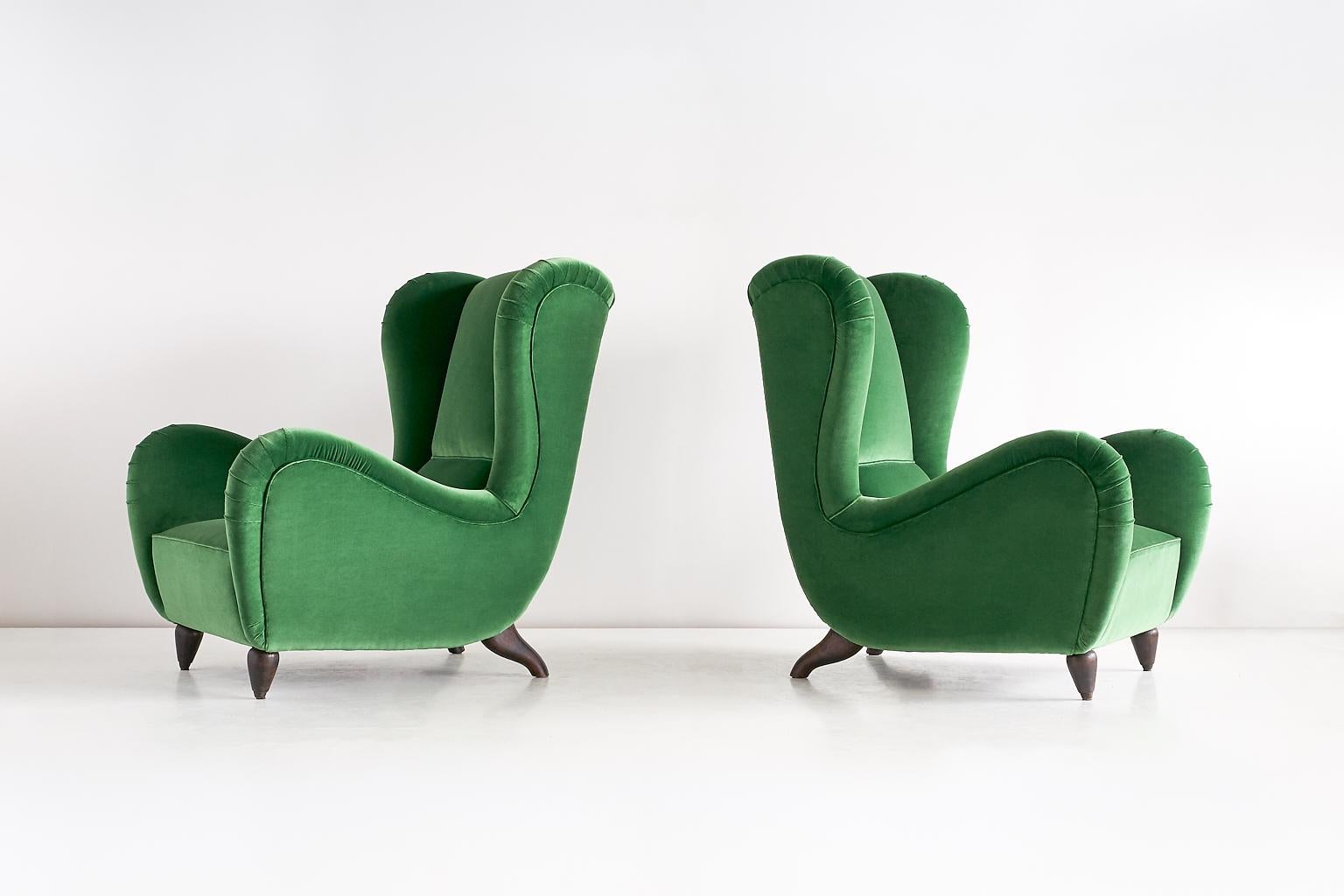 Important Pair of Guglielmo Ulrich Attributed Armchairs in Green Velvet, 1940s 1