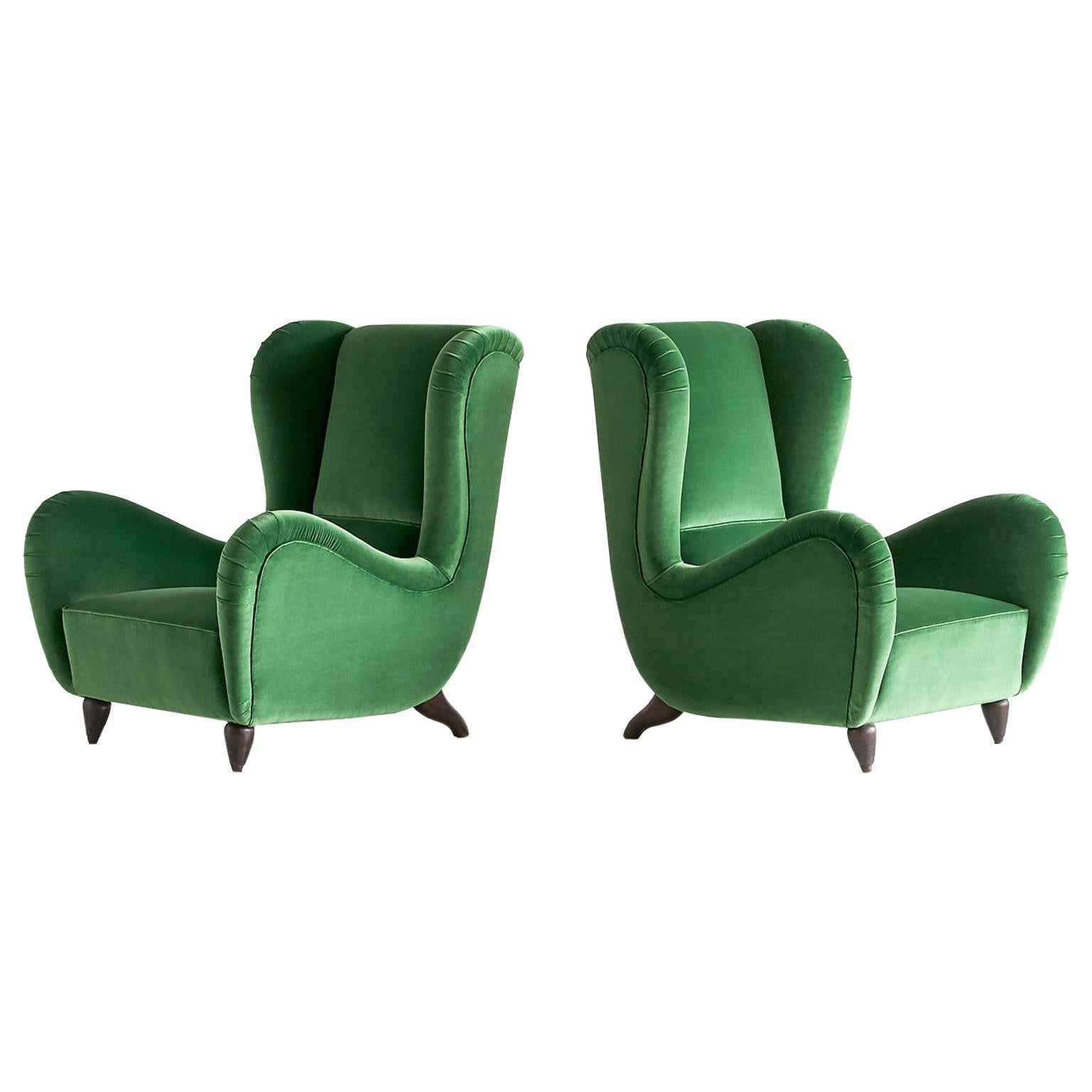 Important Pair of Guglielmo Ulrich Attributed Armchairs in Green Velvet, 1940s