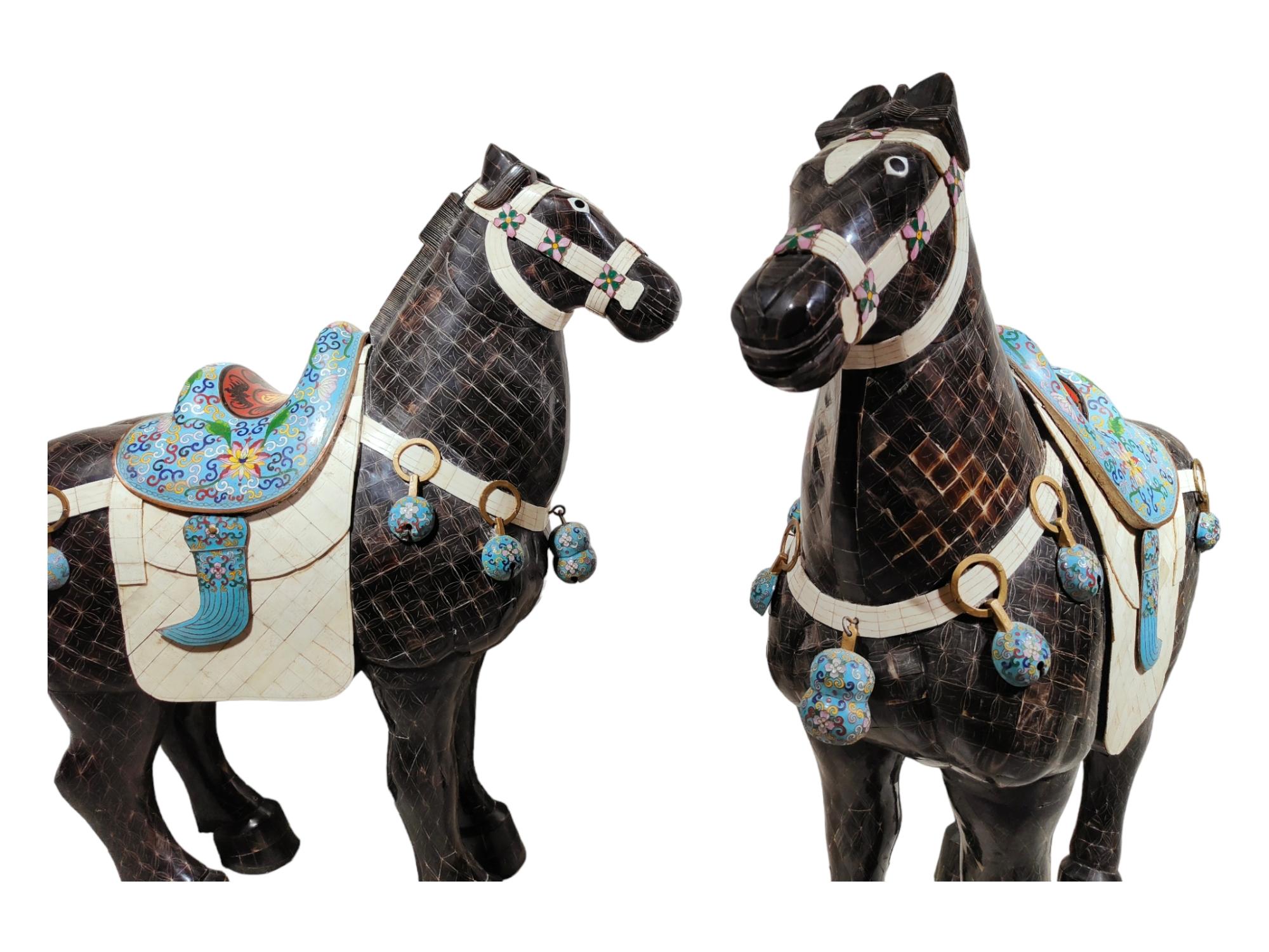 Importante paire de chevaux de la dynastie Ching en vente 13