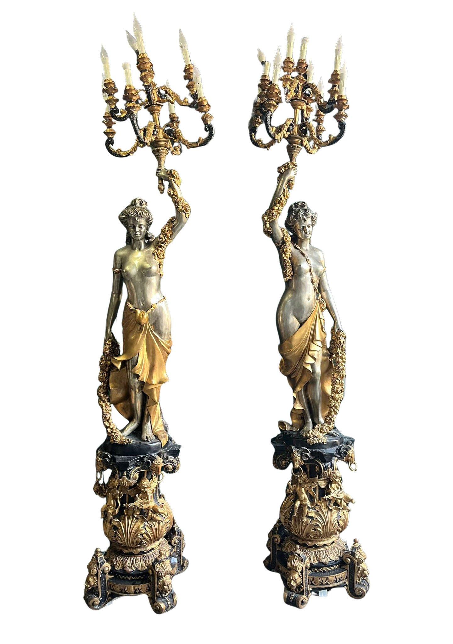 Importante coppia di grandi candelabri in bronzo placcato argento, 270 cm In condizioni buone in vendita a Rome, IT