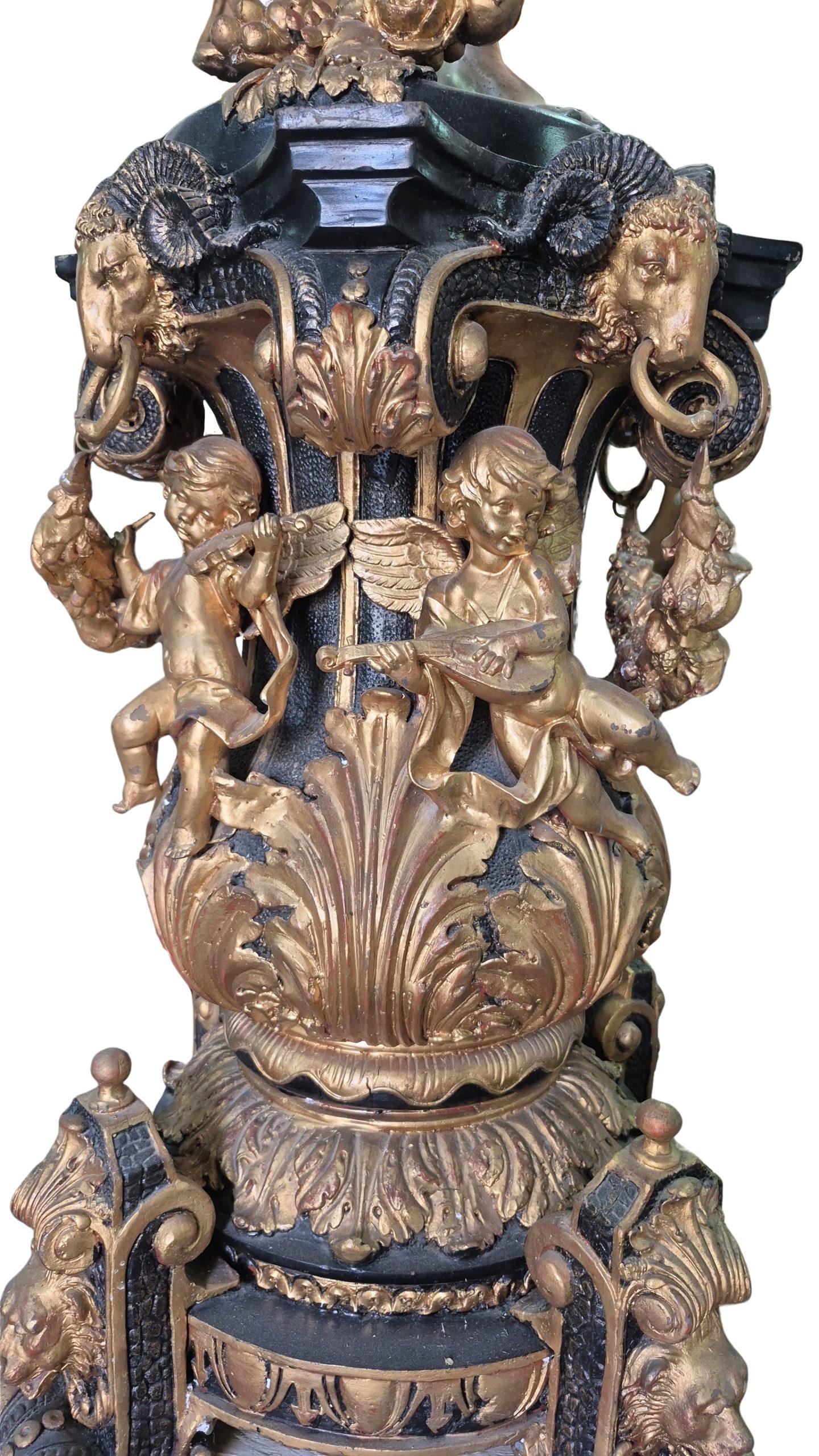 XX secolo Importante coppia di grandi candelabri in bronzo placcato argento, 270 cm in vendita