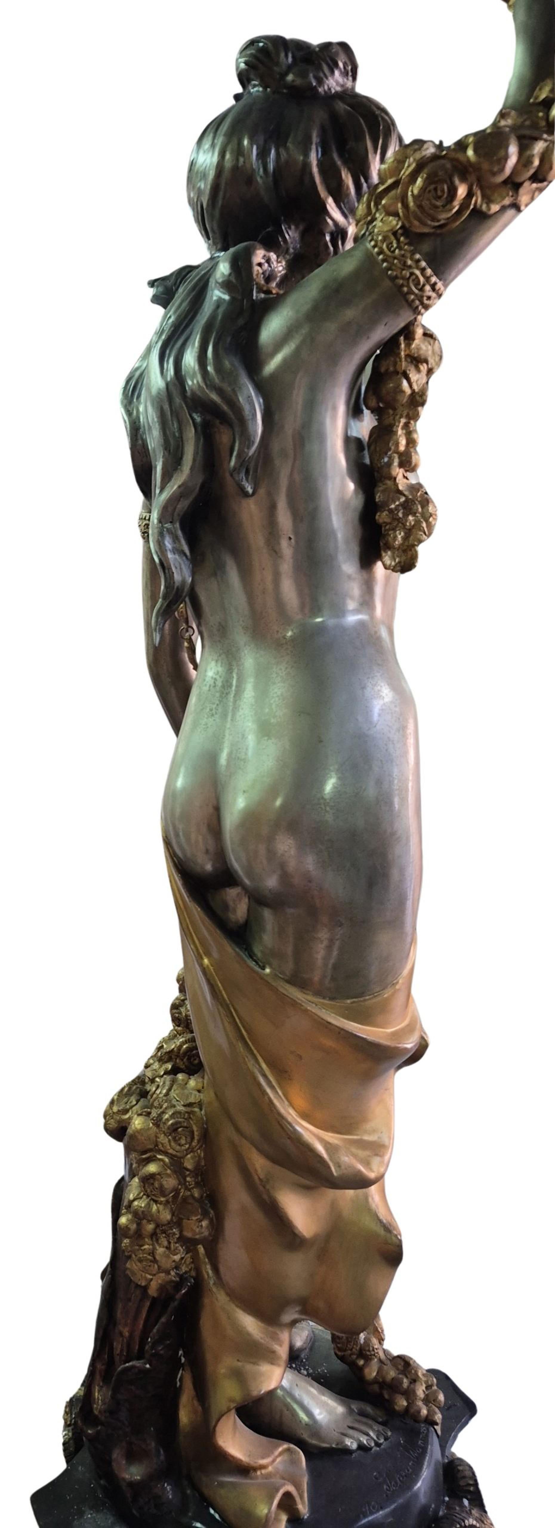 Importante coppia di grandi candelabri in bronzo placcato argento, 270 cm in vendita 1