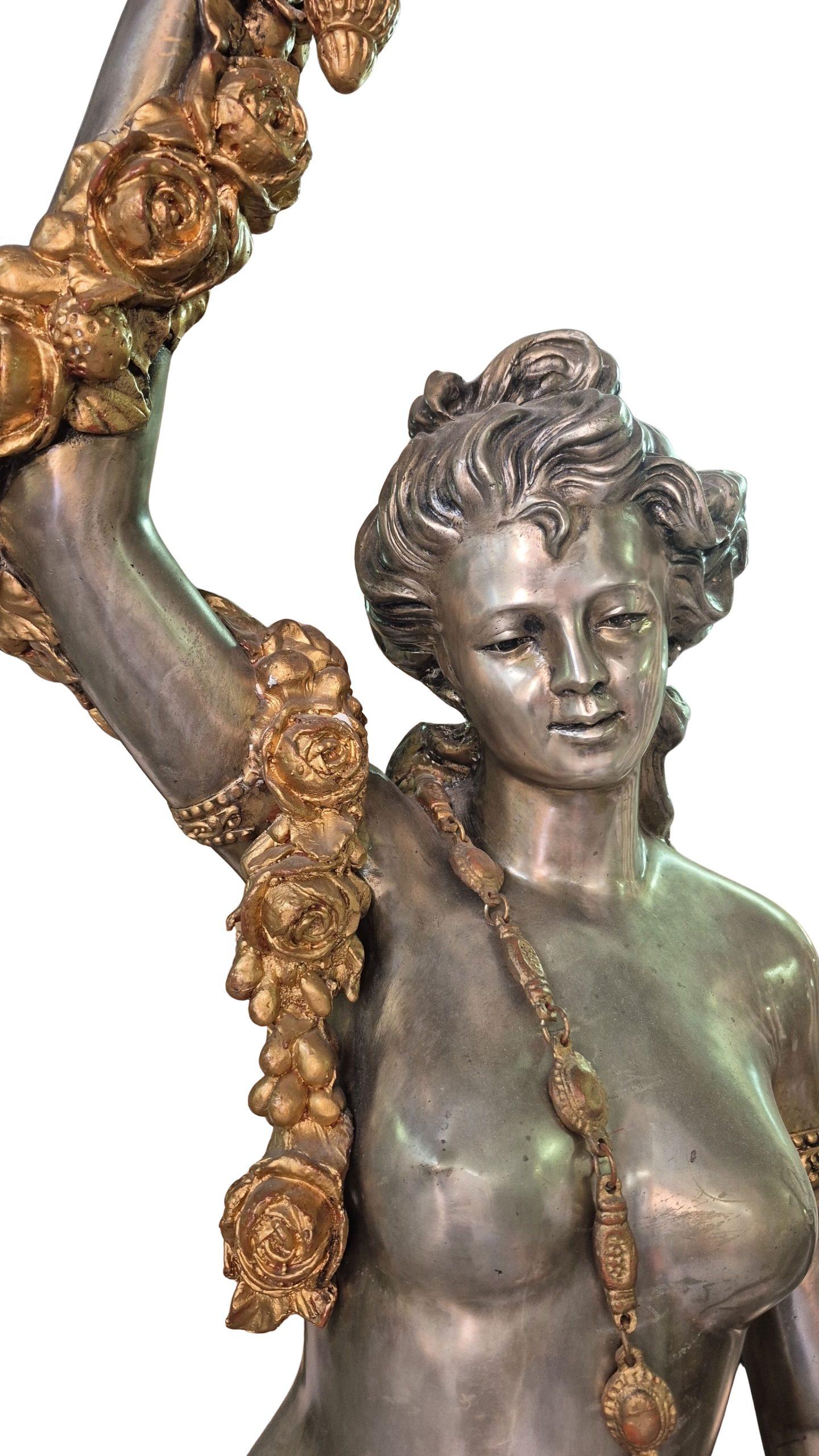 Importante coppia di grandi candelabri in bronzo placcato argento, 270 cm in vendita 2