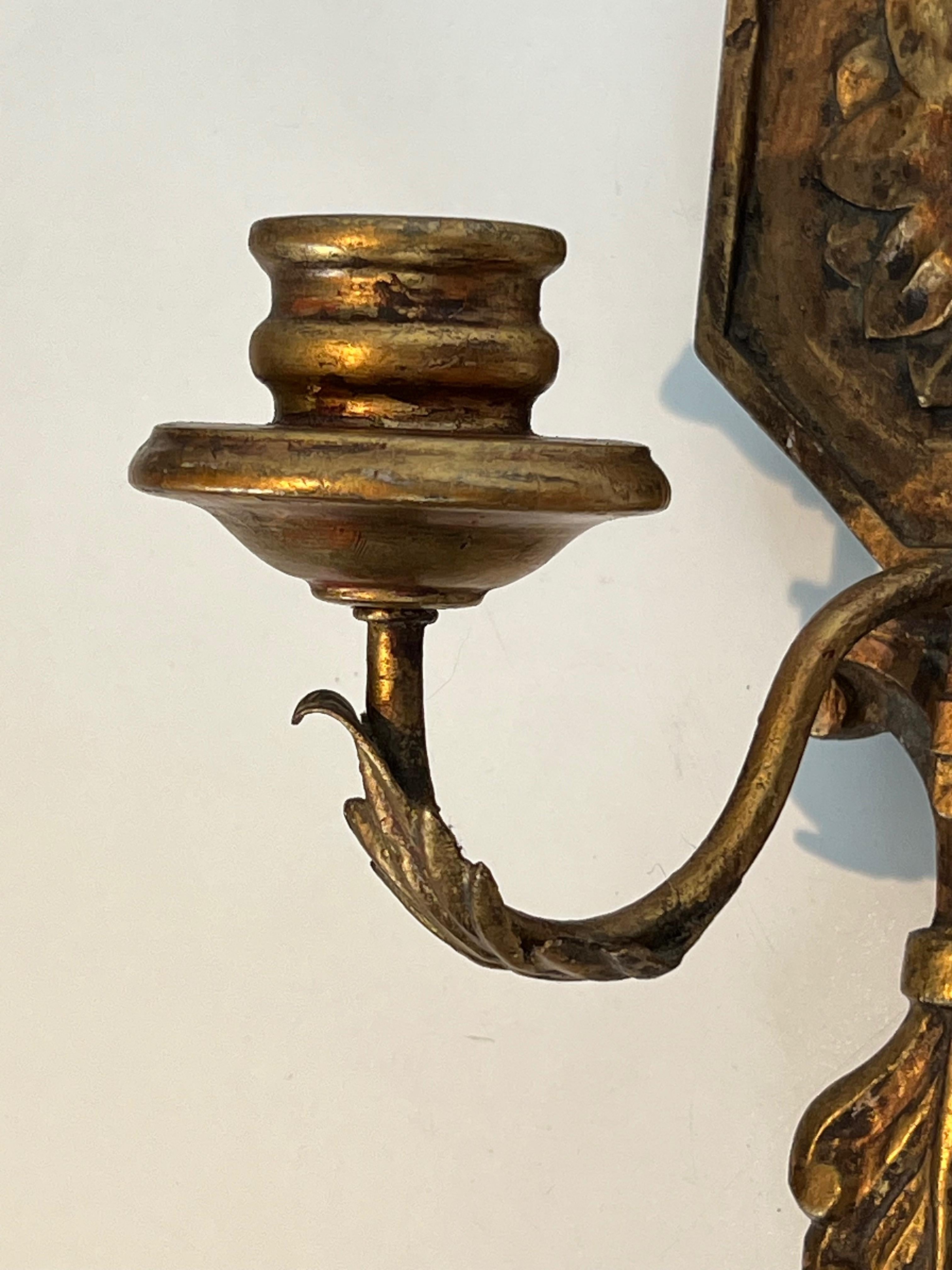 Important Pair of Louis the 16th Style Gilded Carved Wood Wall Sconces with Crys For Sale 9