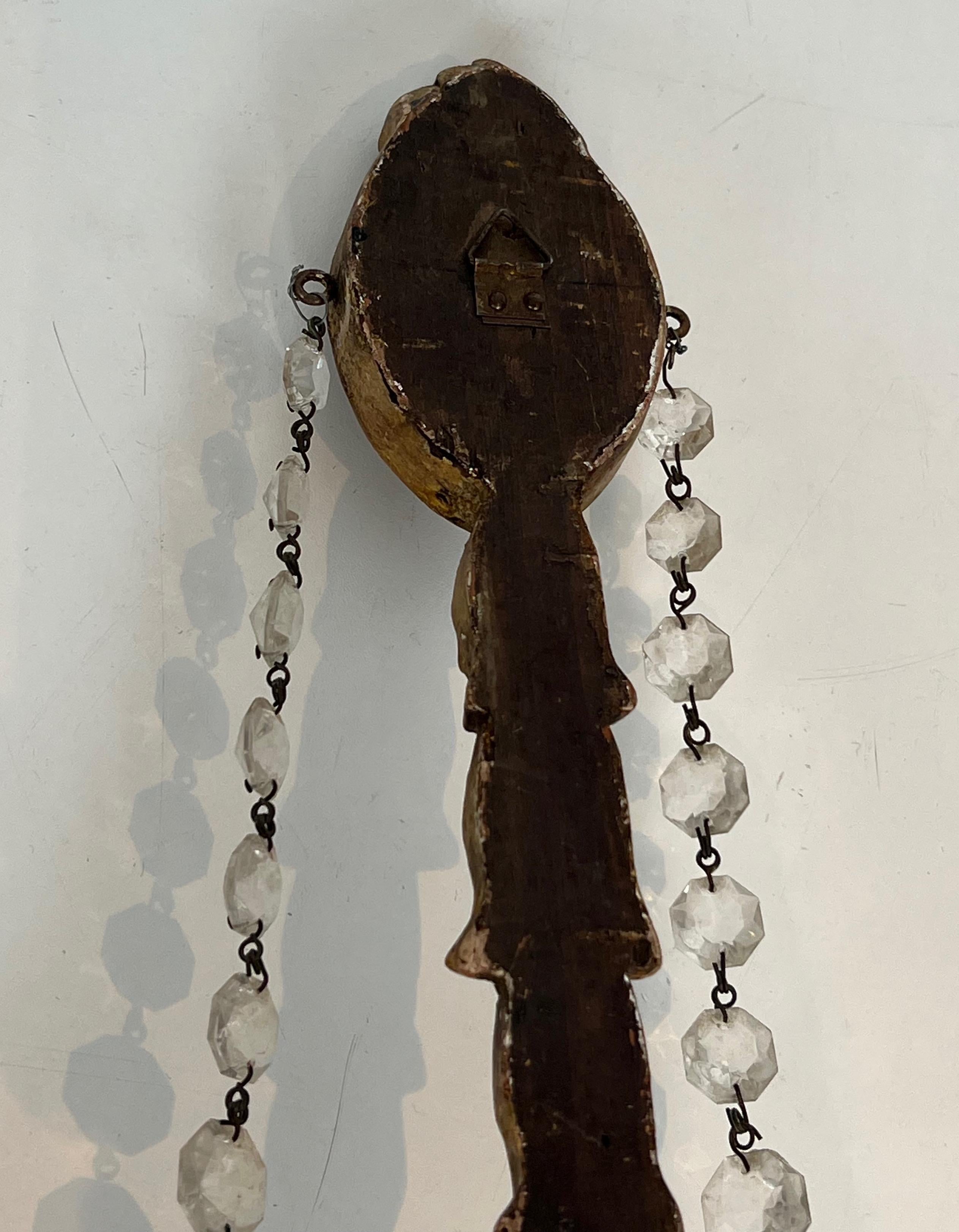 Importante Pareja de Apliques de Pared de Madera Tallada Dorada con Cris de Estilo Luis XVI en venta 14