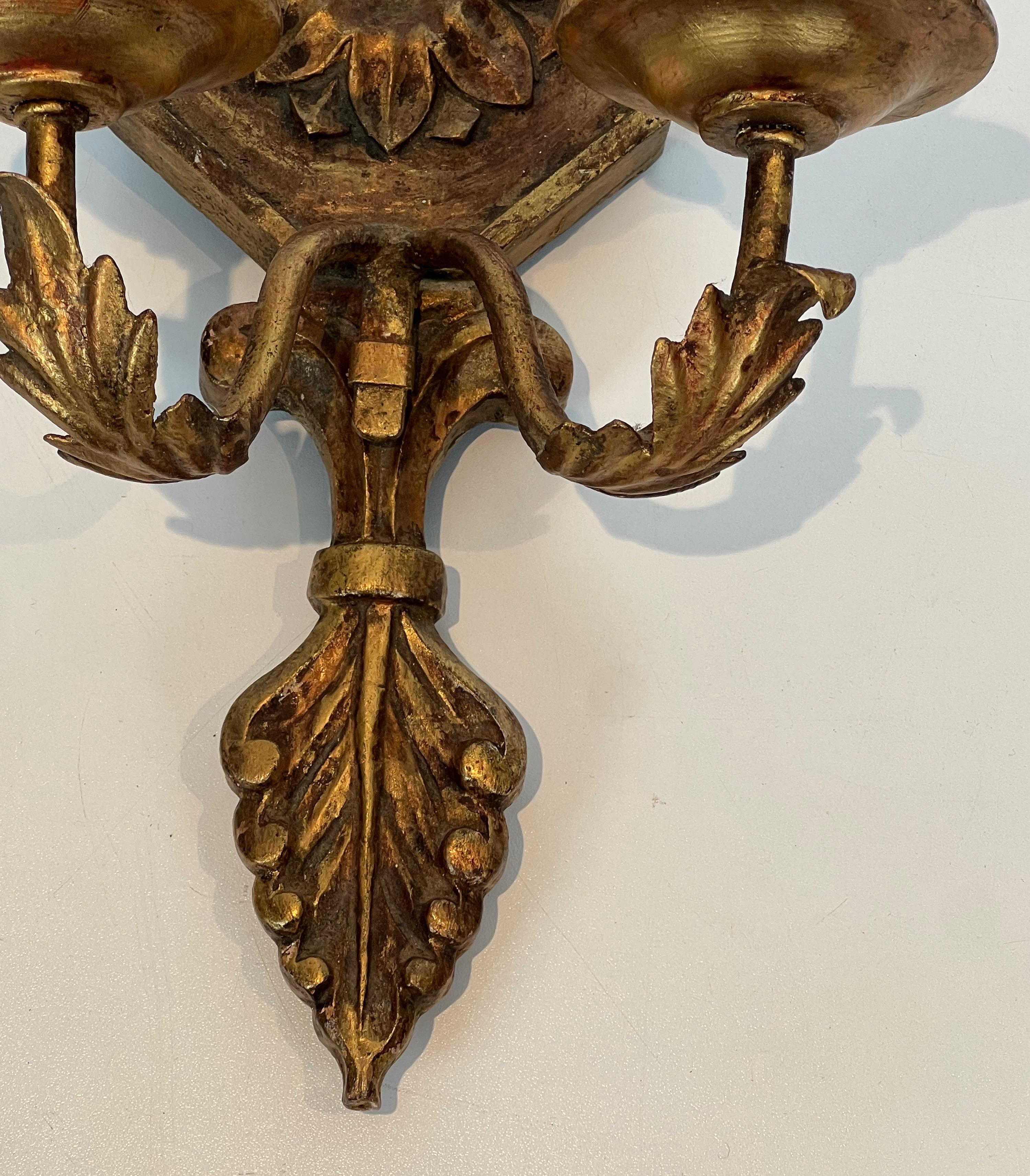 Important Pair of Louis the 16th Style Gilded Carved Wood Wall Sconces with Crys For Sale 3