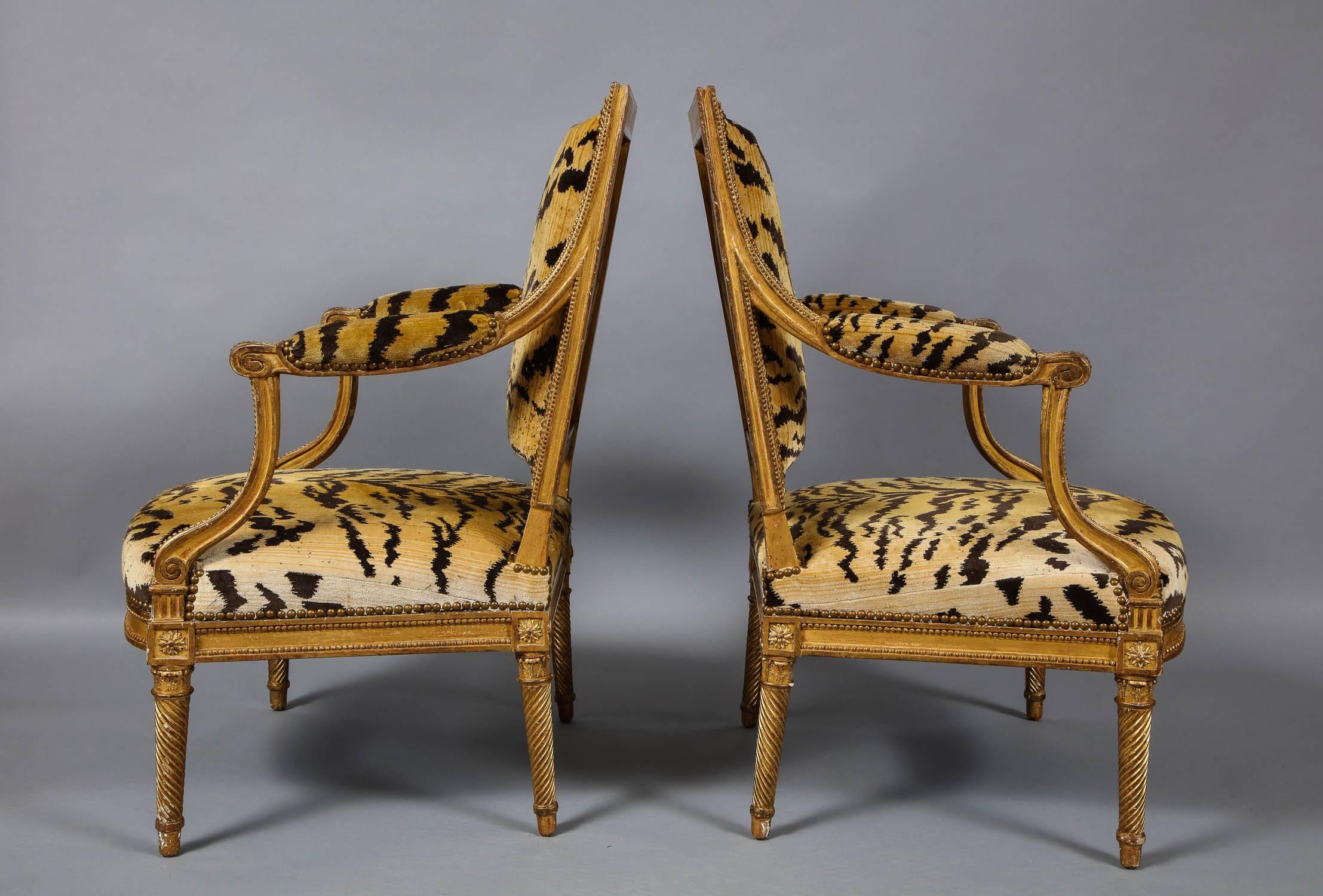 Important Pair of Louis XVI Giltwood Chairs by Jacob 4