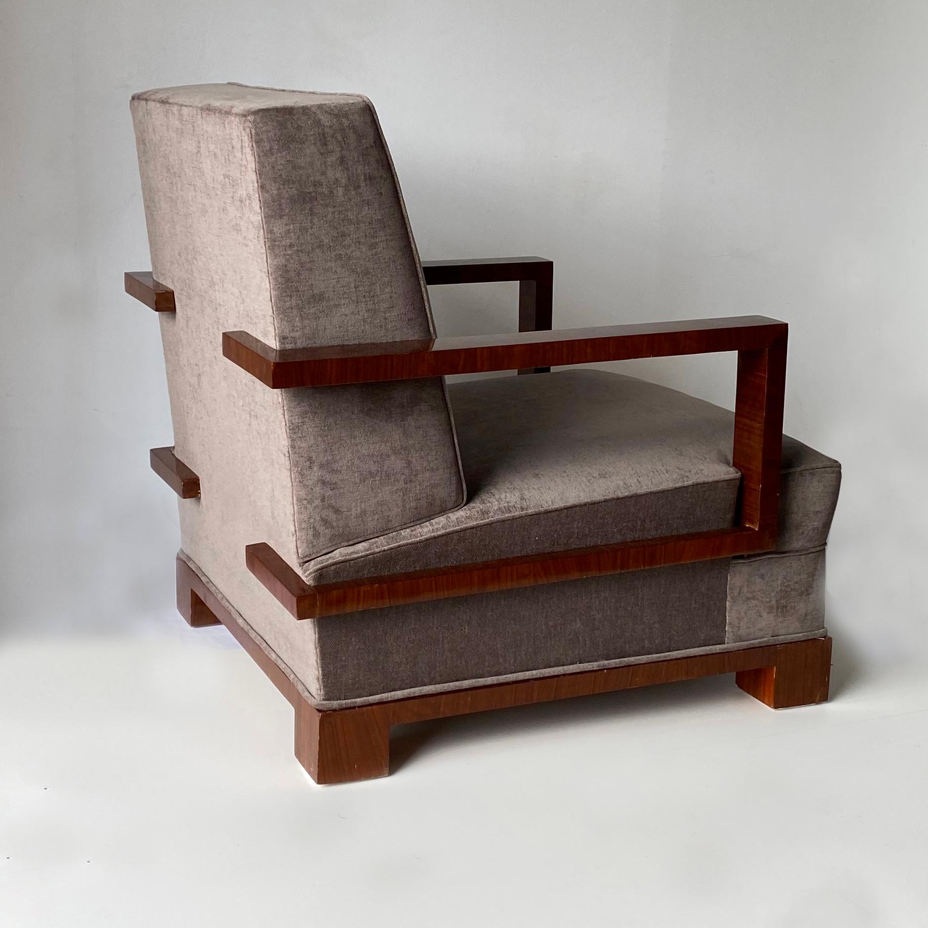Important Pair of Lounge Chairs and Ottomans by Osvaldo Borsani Italy, 1930 For Sale 5