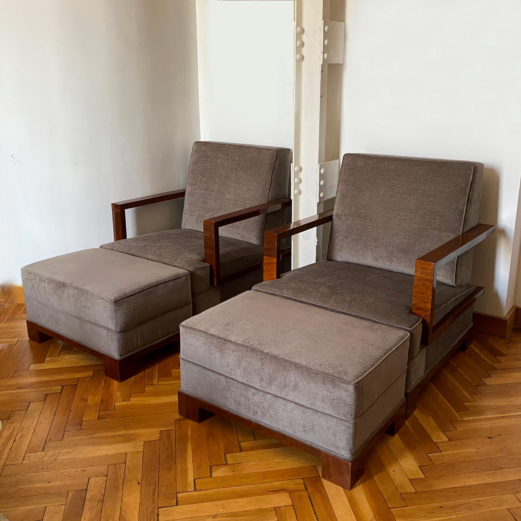 Important Pair of Lounge Chairs and Ottomans by Osvaldo Borsani Italy, 1930 For Sale 7
