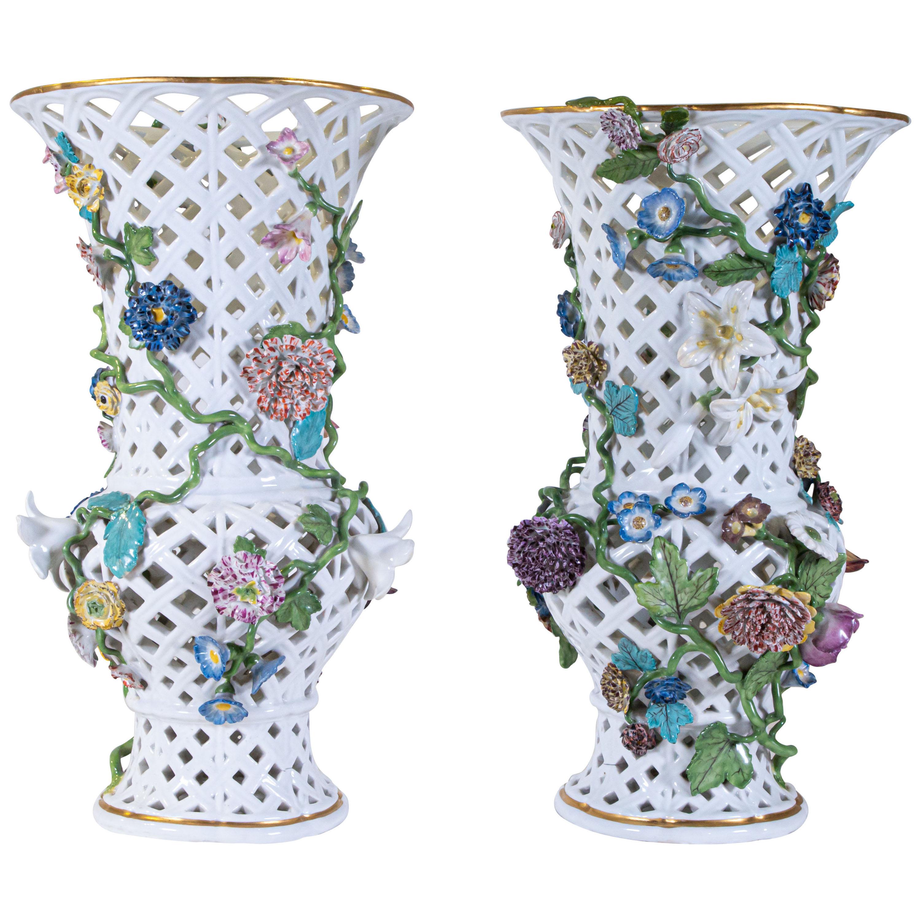Important Pair of Meissen Porcelain Filigree Vases with Raised Flowers For Sale