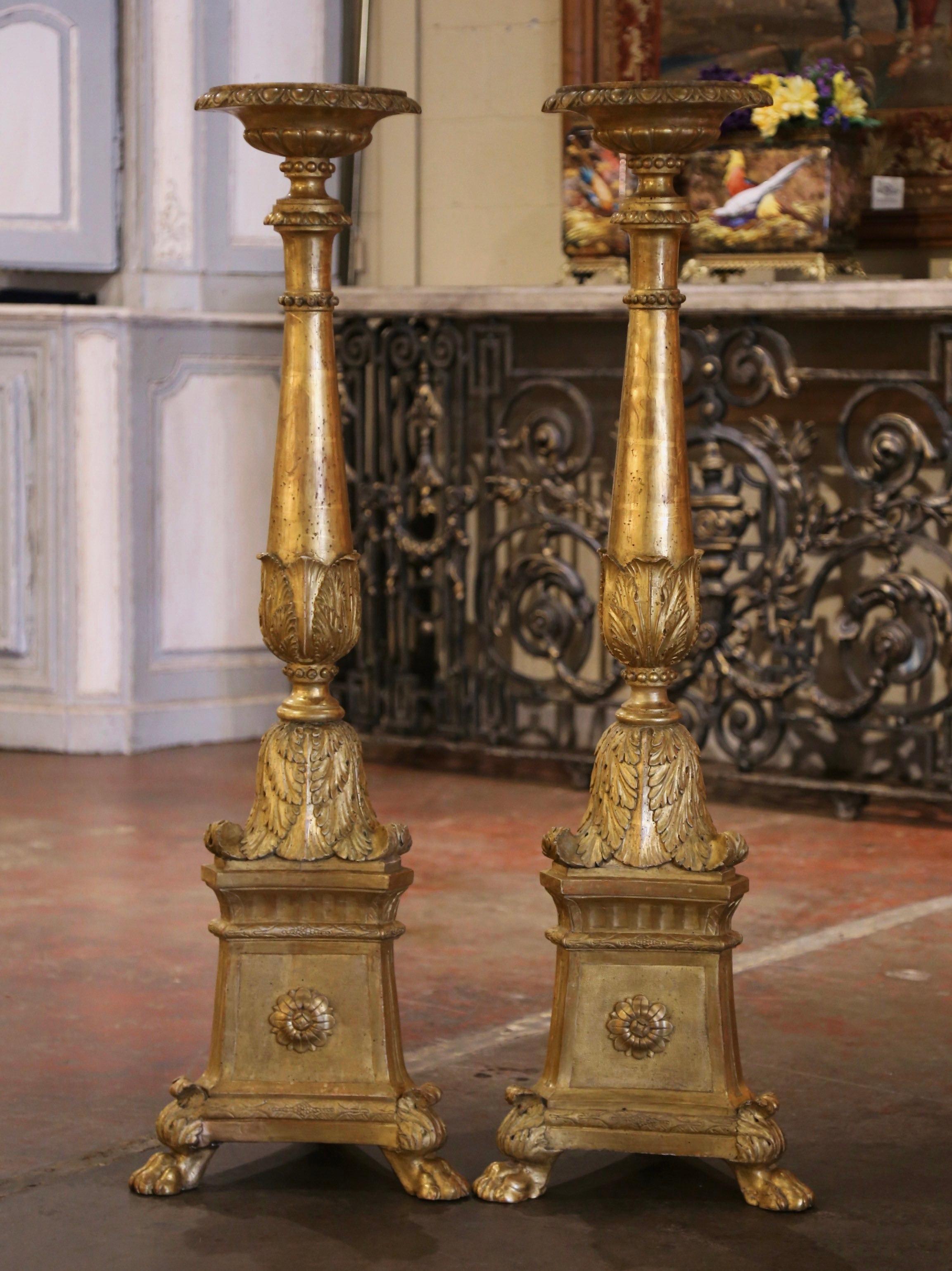 Gold Leaf Important Pair of Mid-19th Century Italian Carved Giltwood Candlesticks For Sale