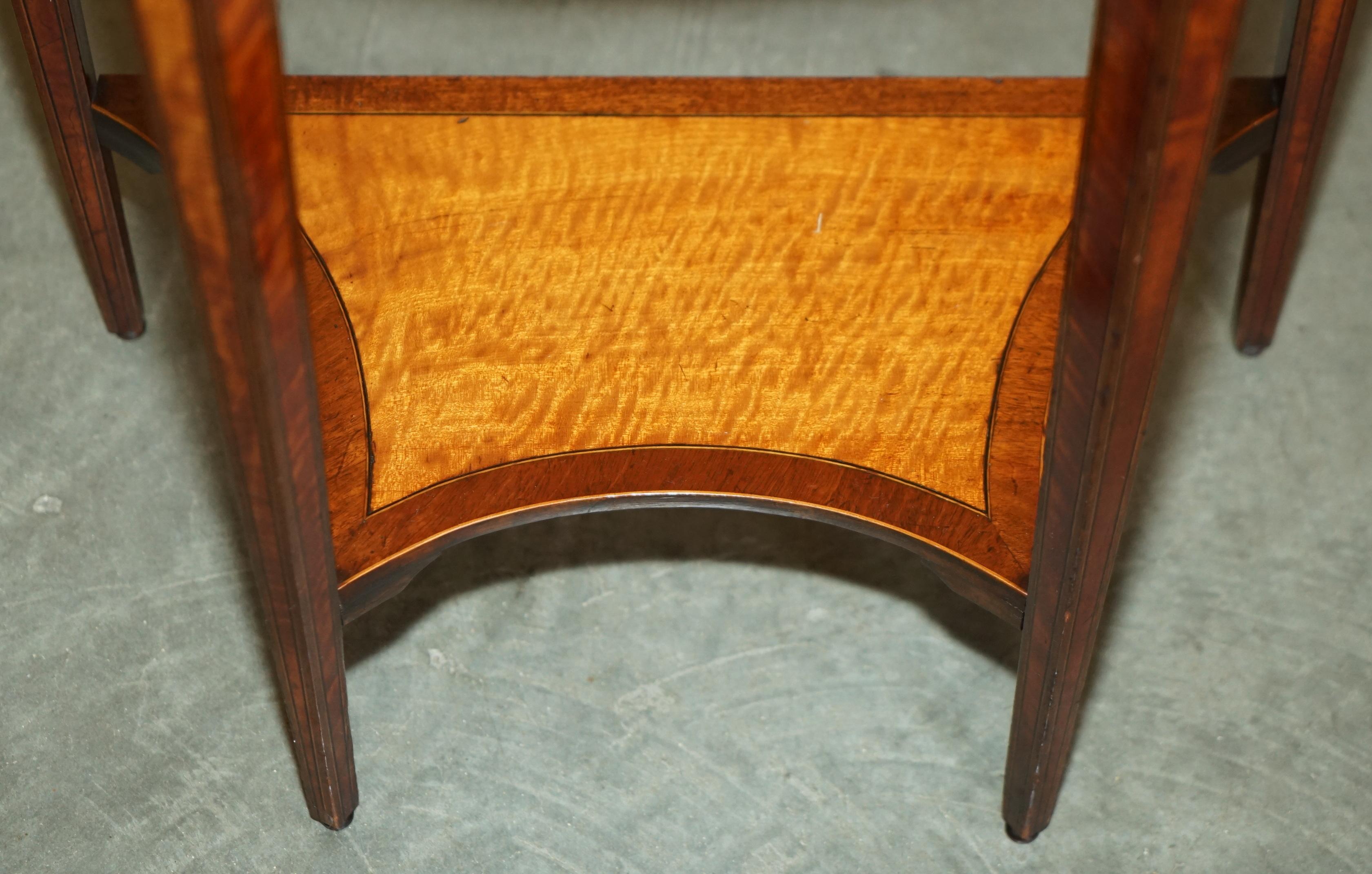IMPORTANT PAIR OF MUSEUM QUALITY SHERATON SATINWOOD DEMI LUNE CONSOLE TABLEs For Sale 2