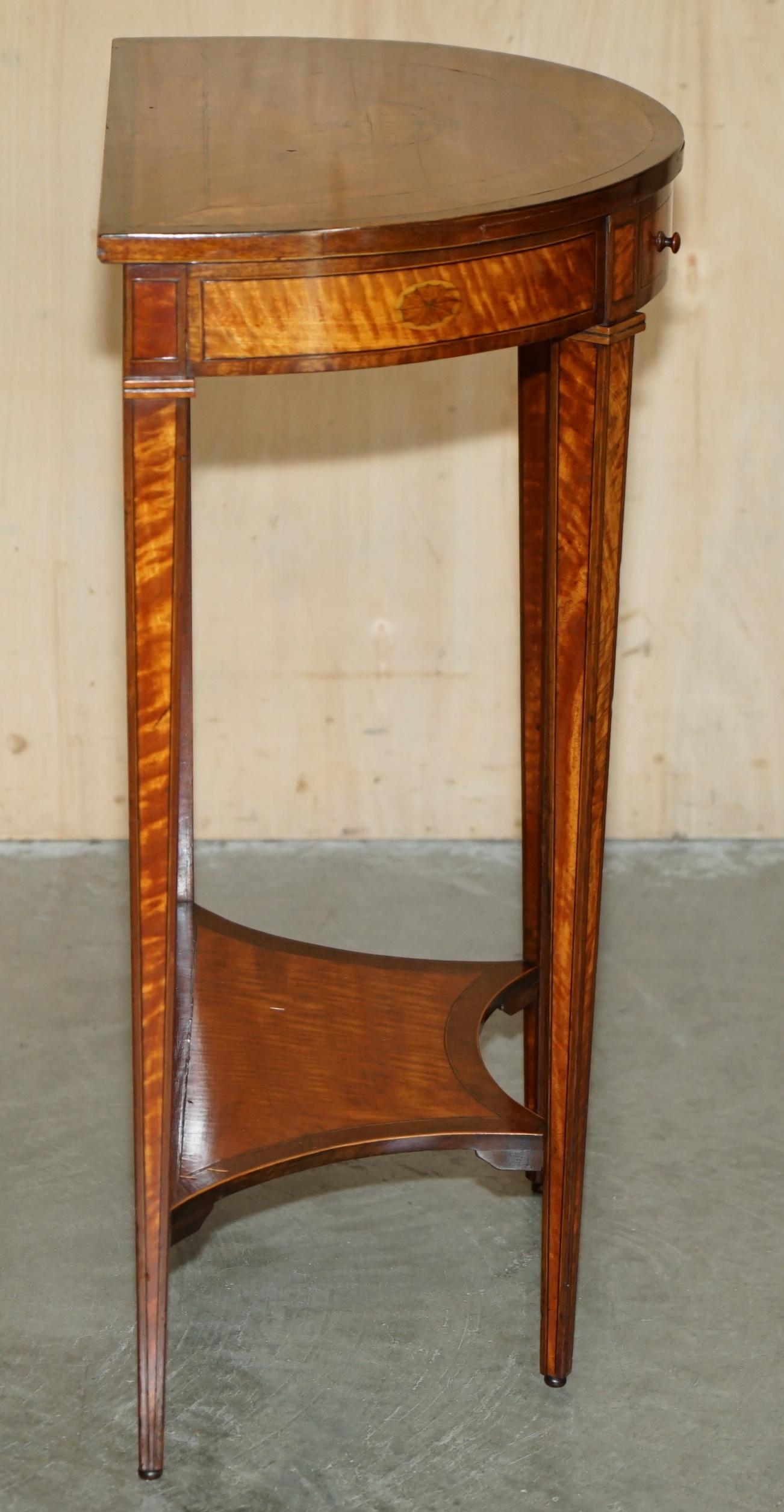 IMPORTANT PAIR OF MUSEUM QUALITY SHERATON SATINWOOD DEMI LUNE CONSOLE TABLEs For Sale 3