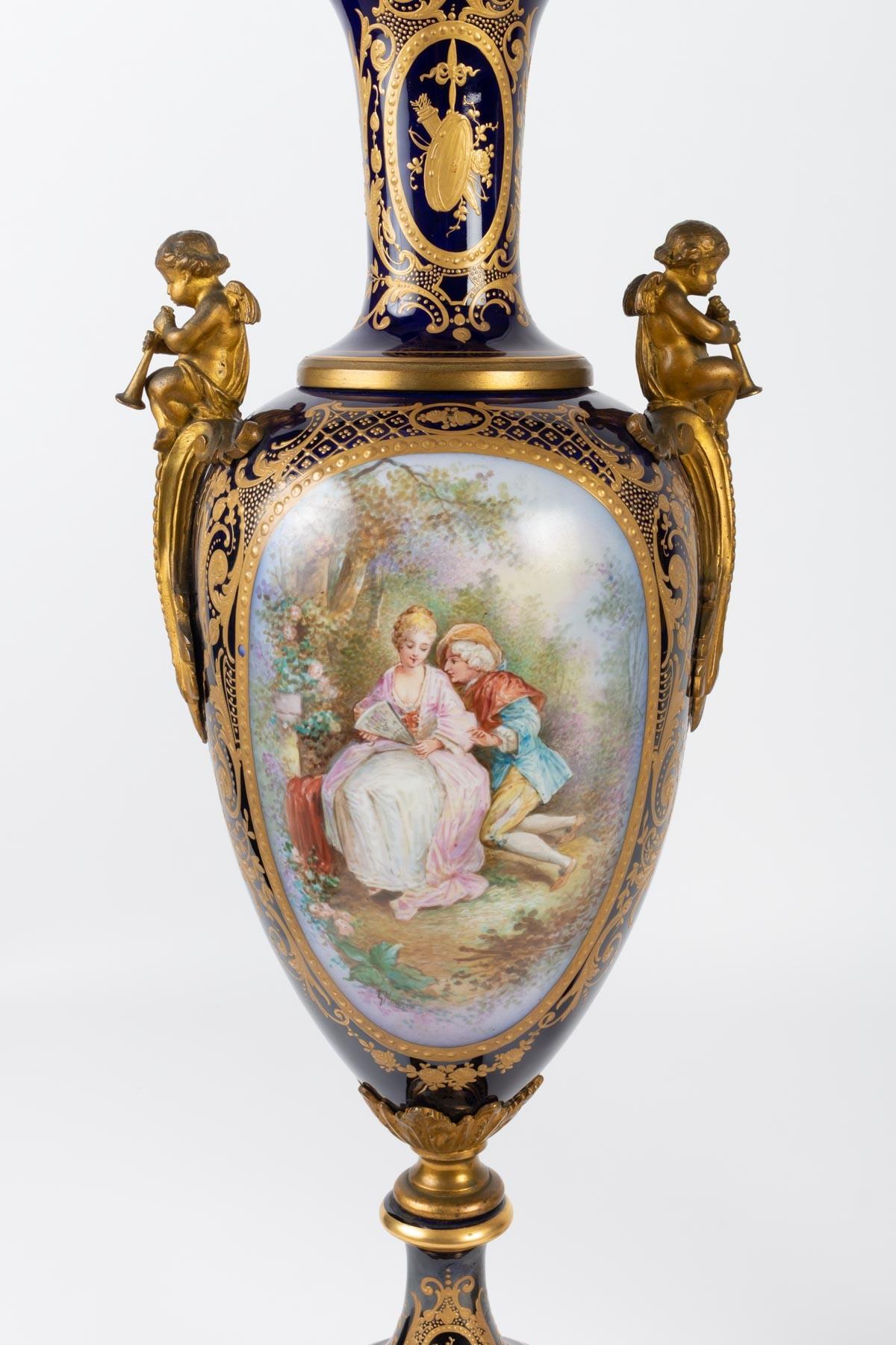 Important Pair of Napoleon III Blue Sèvres Vases, 19th Century In Good Condition In Saint-Ouen, FR
