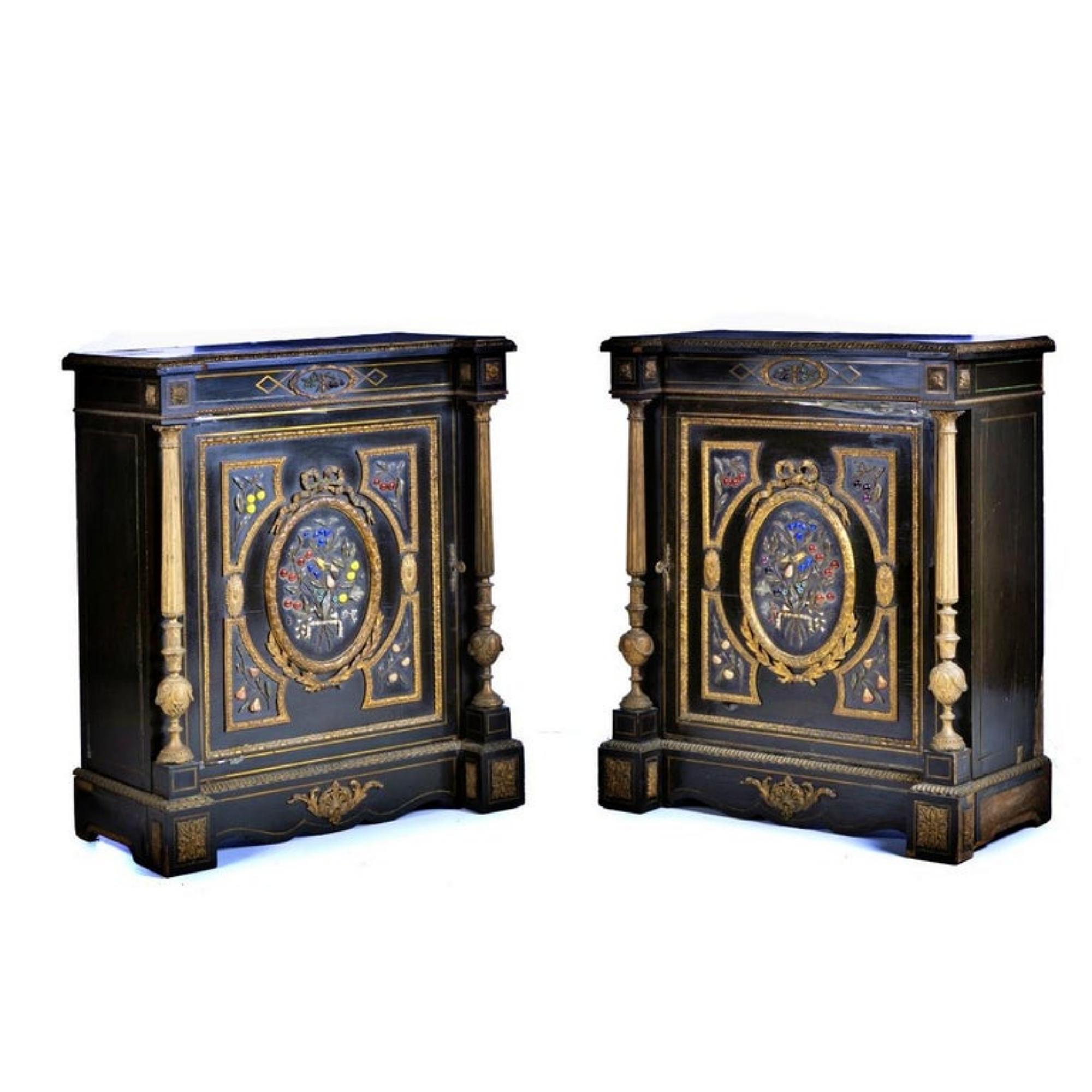 Important Pair of Napoleon III Cabinets French from the 19th Century For Sale 1
