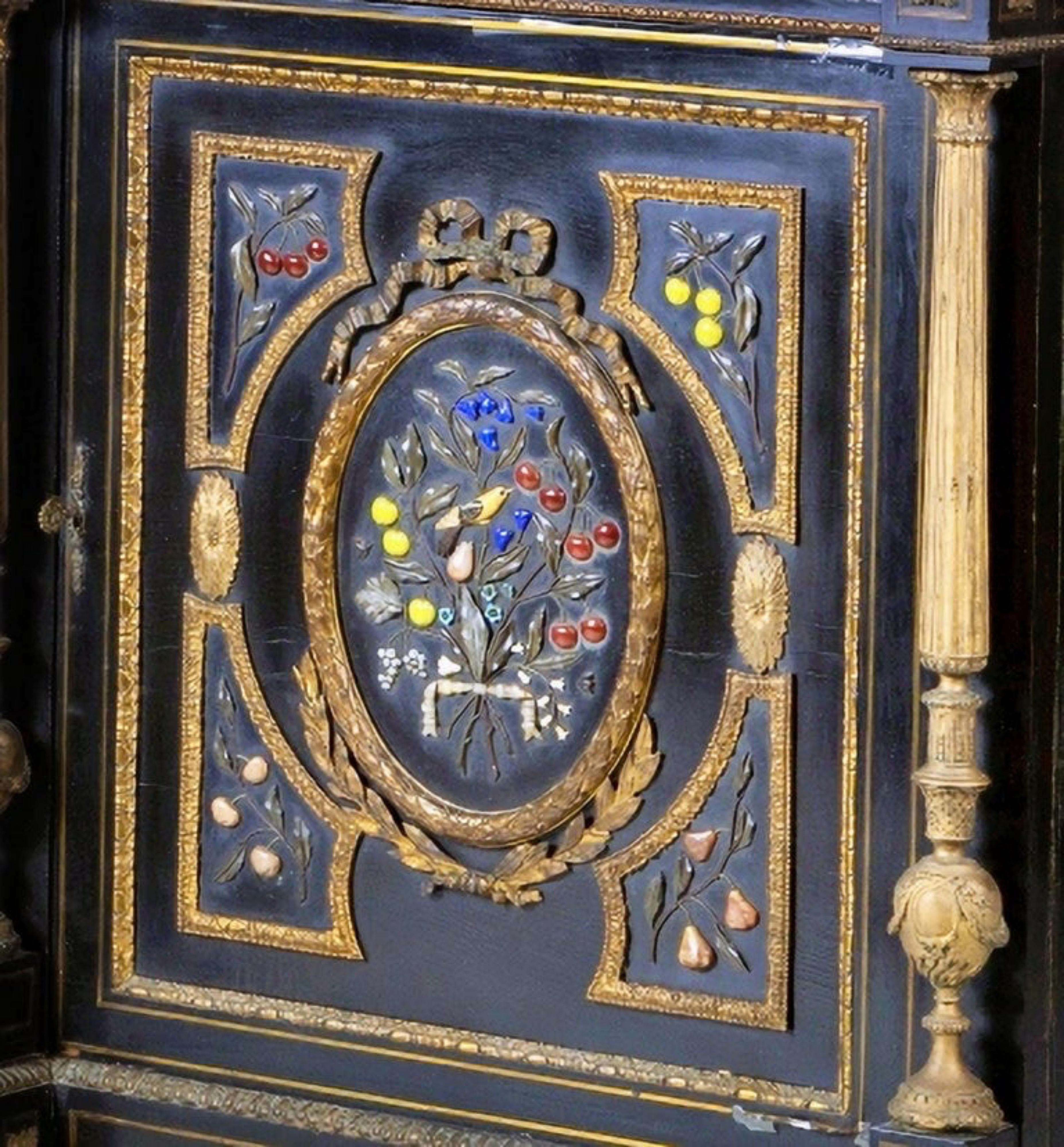 Legno Importante coppia di armadi Napoleone III francesi del XIX secolo in vendita