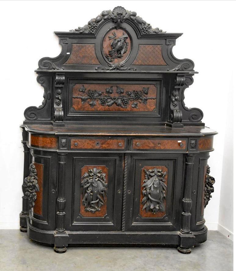 European Important Pair of Napoleon III Dressers with Hunting Decor For Sale