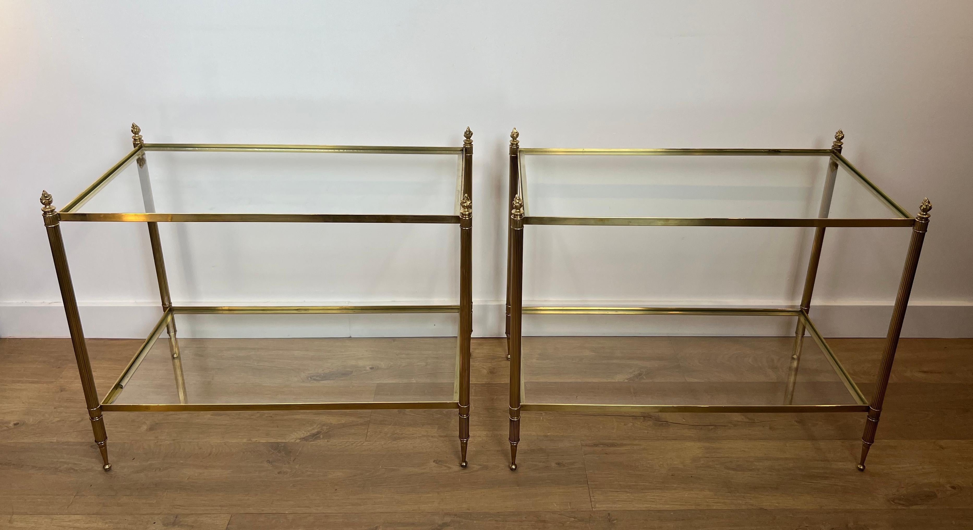 Wichtiges Paar Beistelltische aus Messing im neoklassischen Stil von Maison Jansen 7