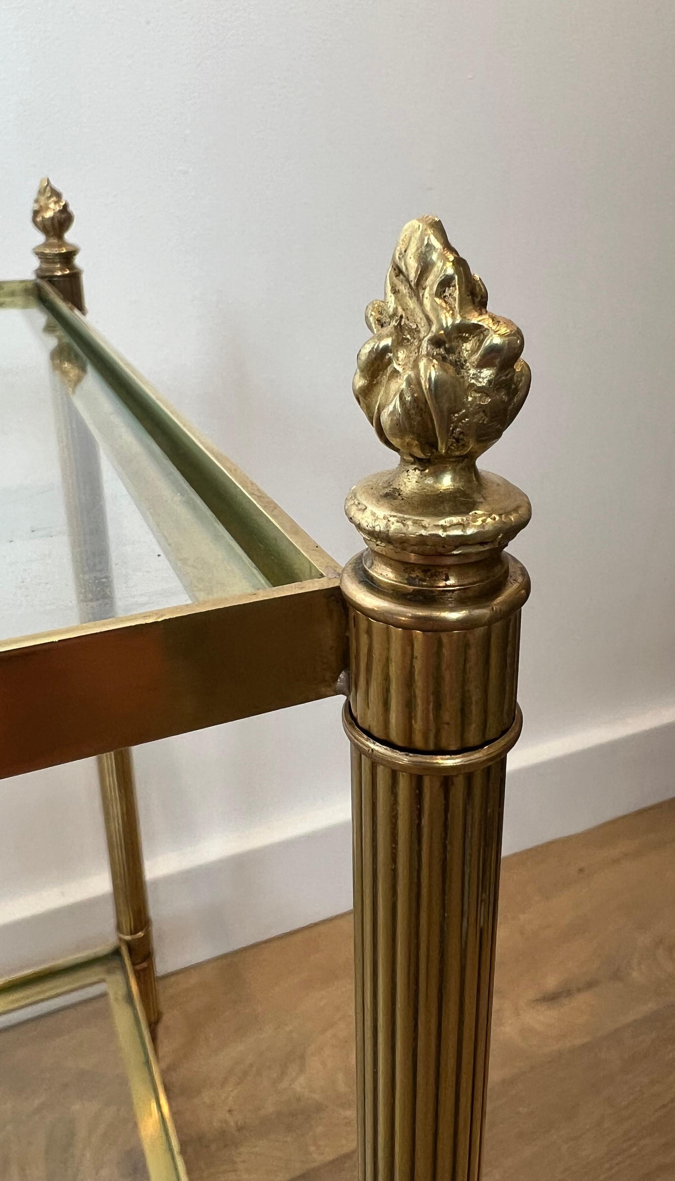 Wichtiges Paar Beistelltische aus Messing im neoklassischen Stil von Maison Jansen 3