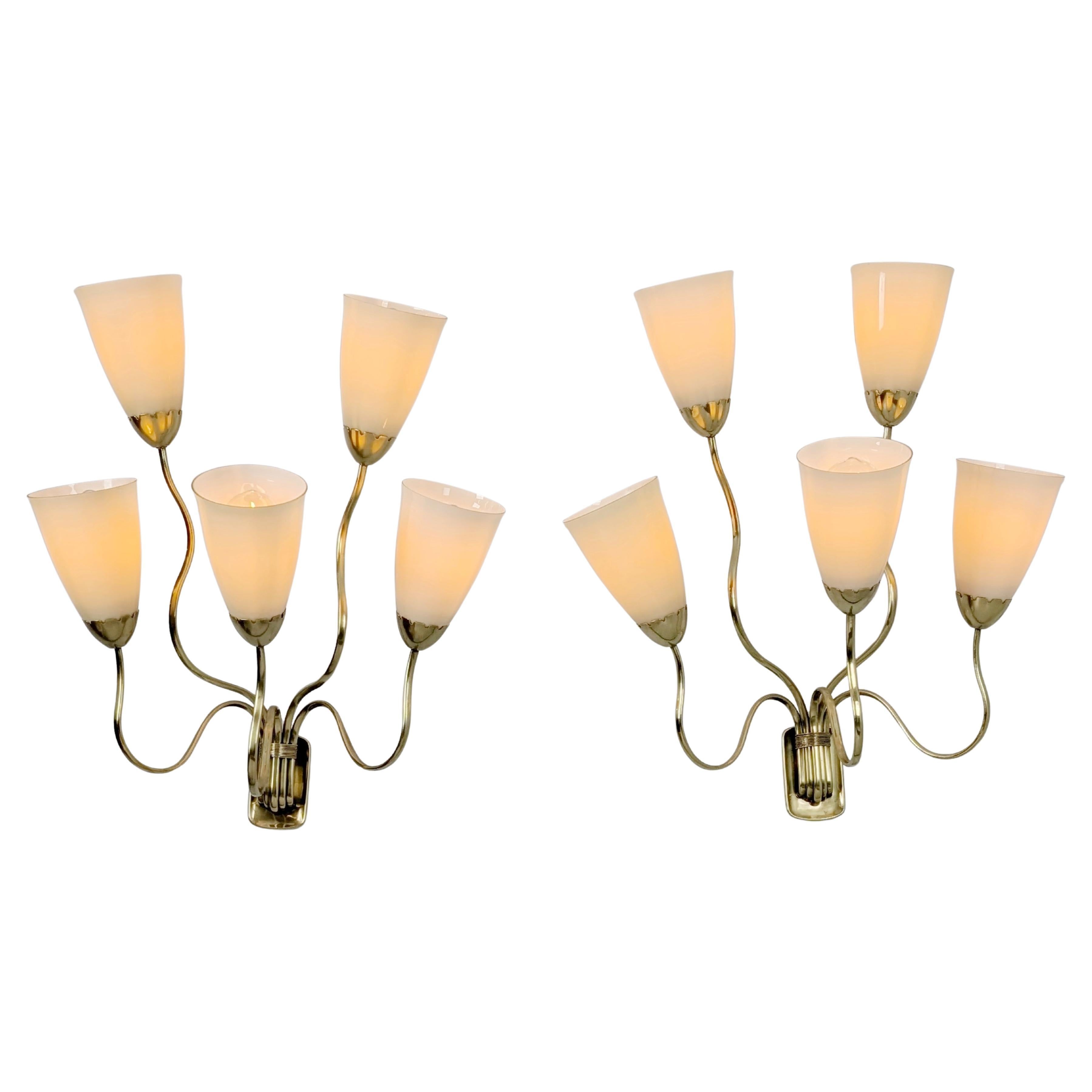 Important Pair of Paavo Tynell Wall Lamps for Kuusihokki Restaurant, Taito 1940s en venta