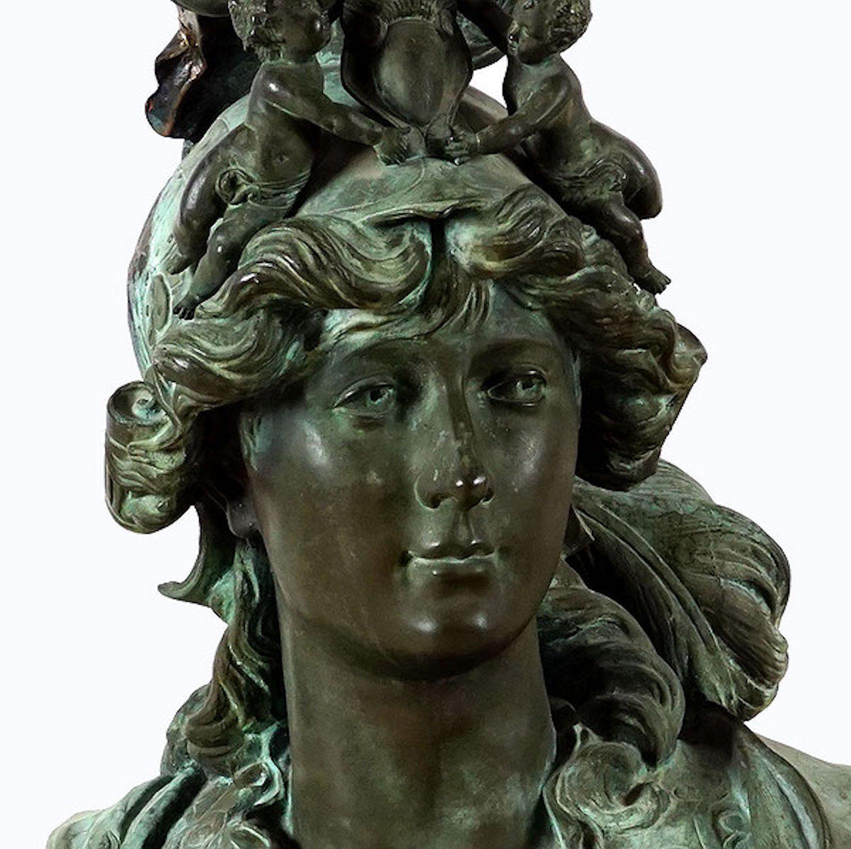 Important Pair Of Patinated Cast Bronze Busts of Bellona and Minerva For Sale 4
