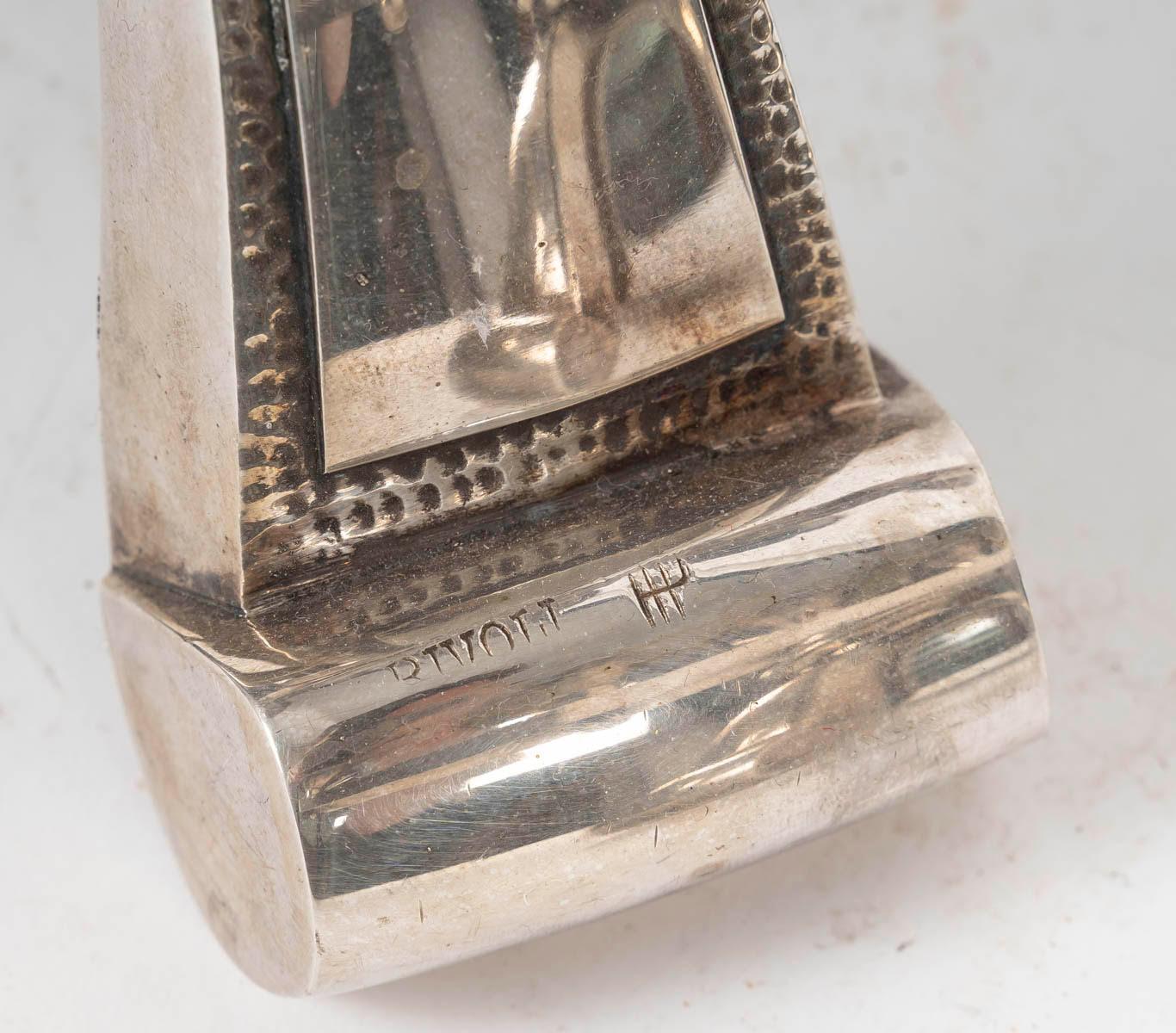 Argentato Importante coppia di candelabri placcati in argento, 1930-1940 circa. in vendita