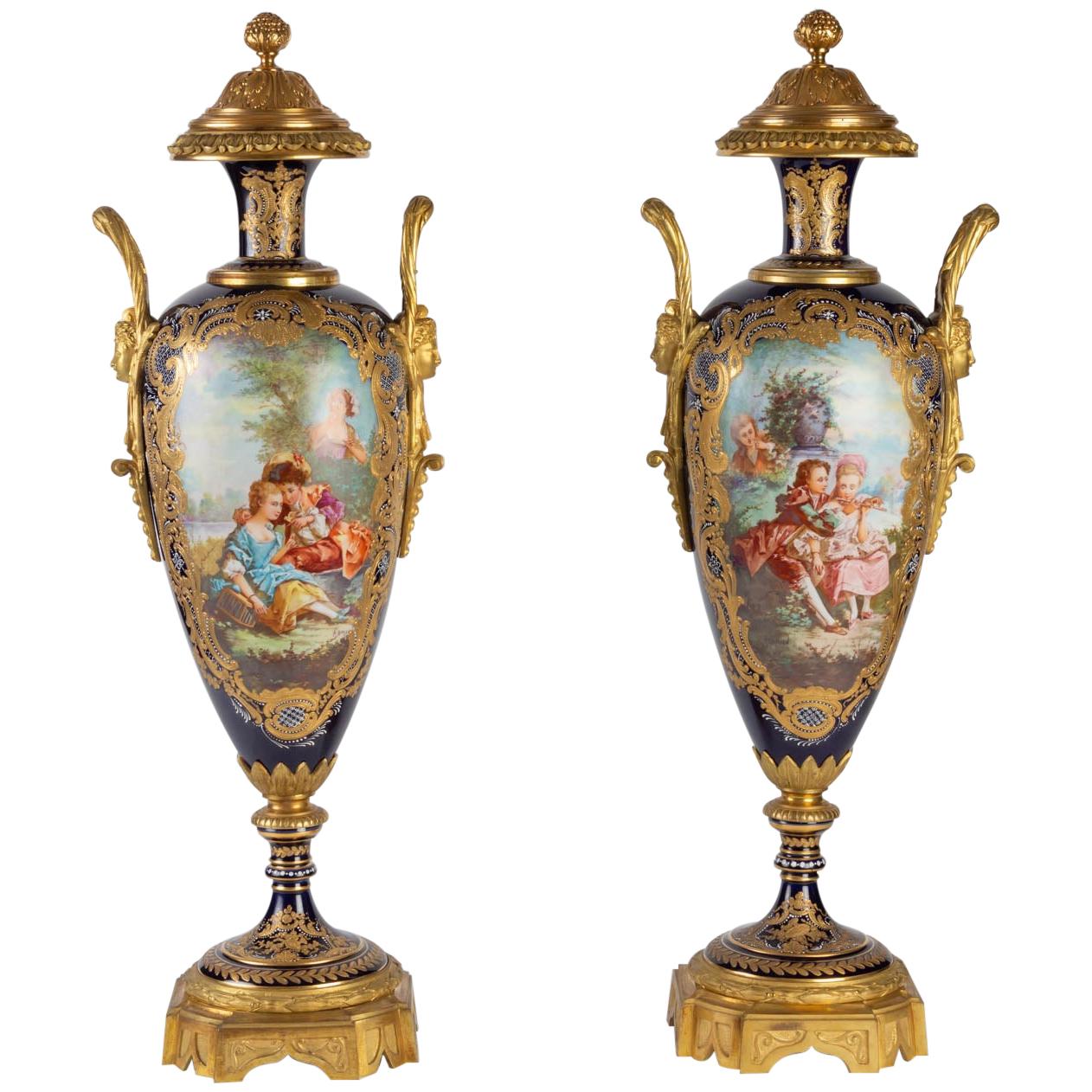 Important Pair of Vase in Sèvres