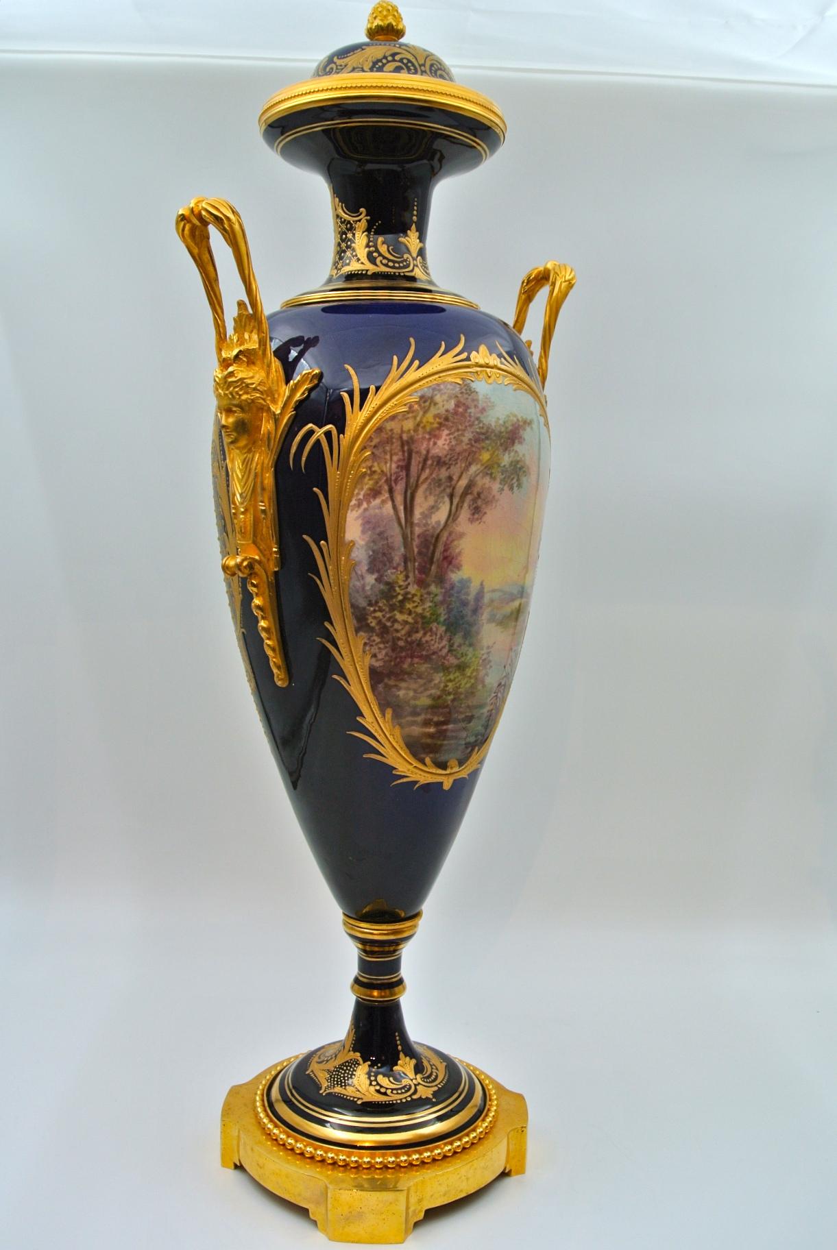 Important Pair of Vases in Sèvres Porcelain 6