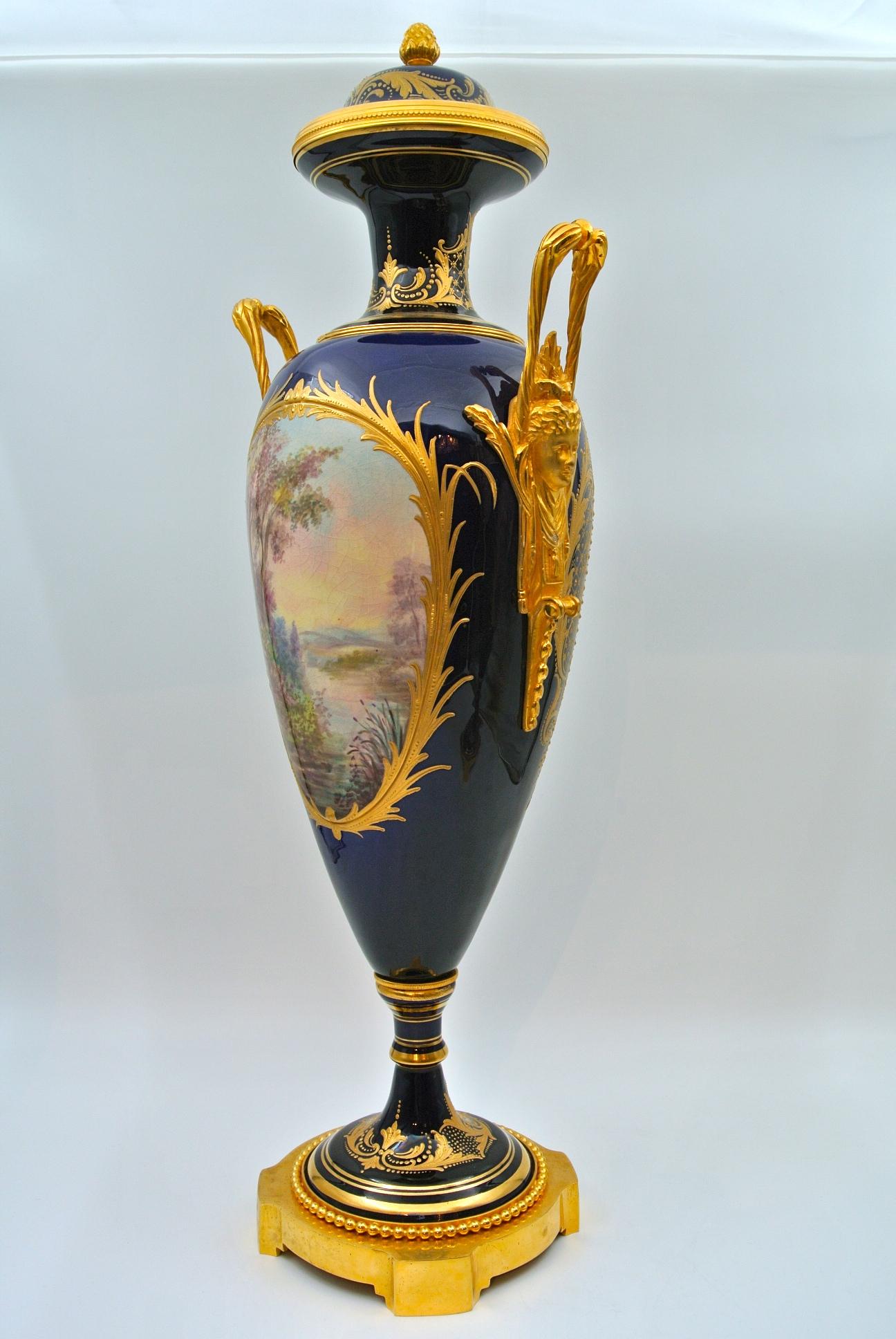 Important Pair of Vases in Sèvres Porcelain 8