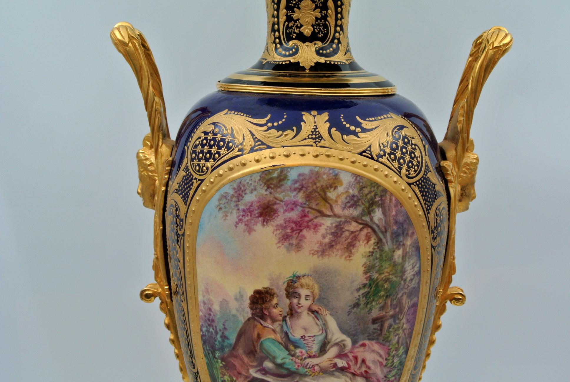 Important Pair of Vases in Sèvres Porcelain 12