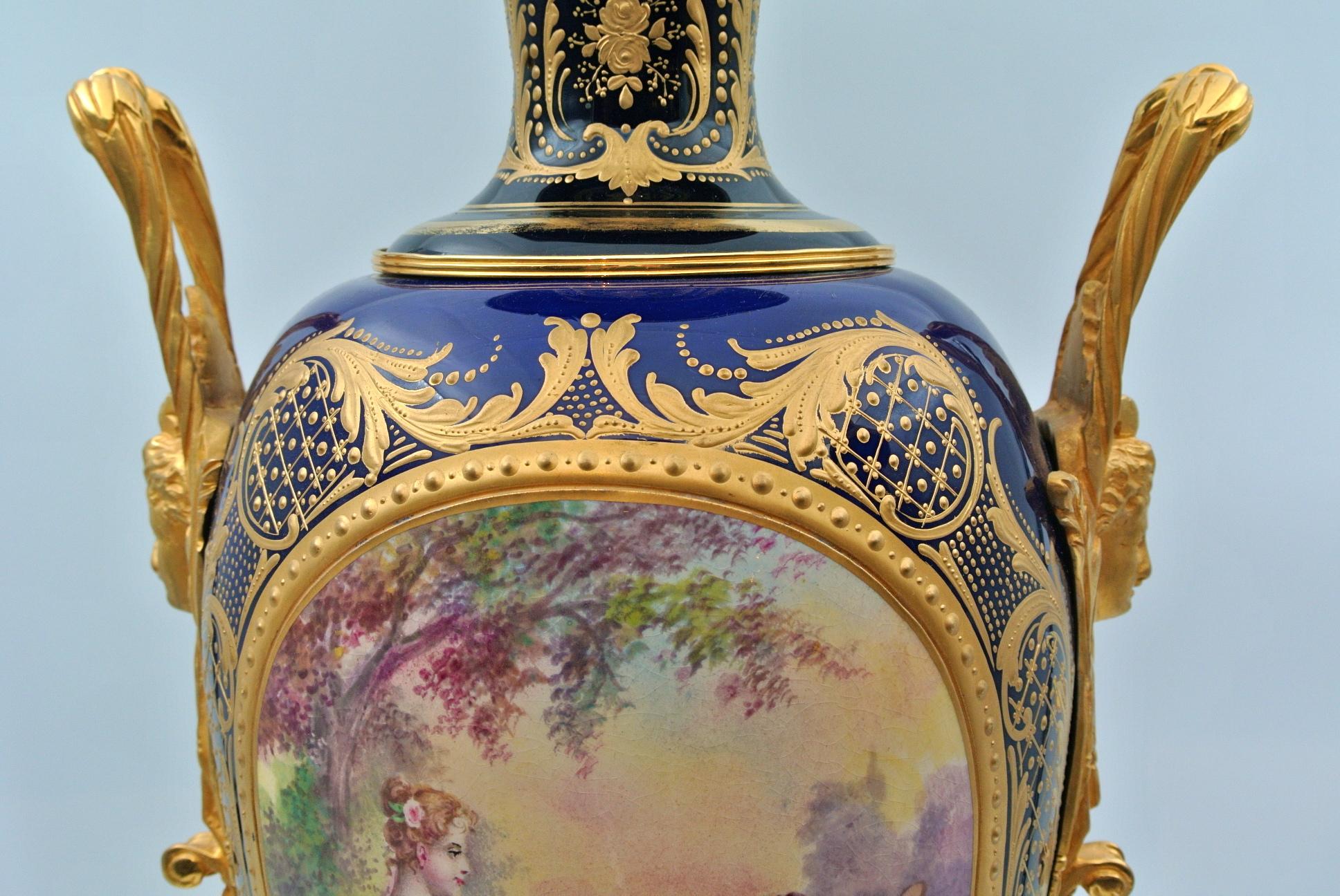Important Pair of Vases in Sèvres Porcelain 2