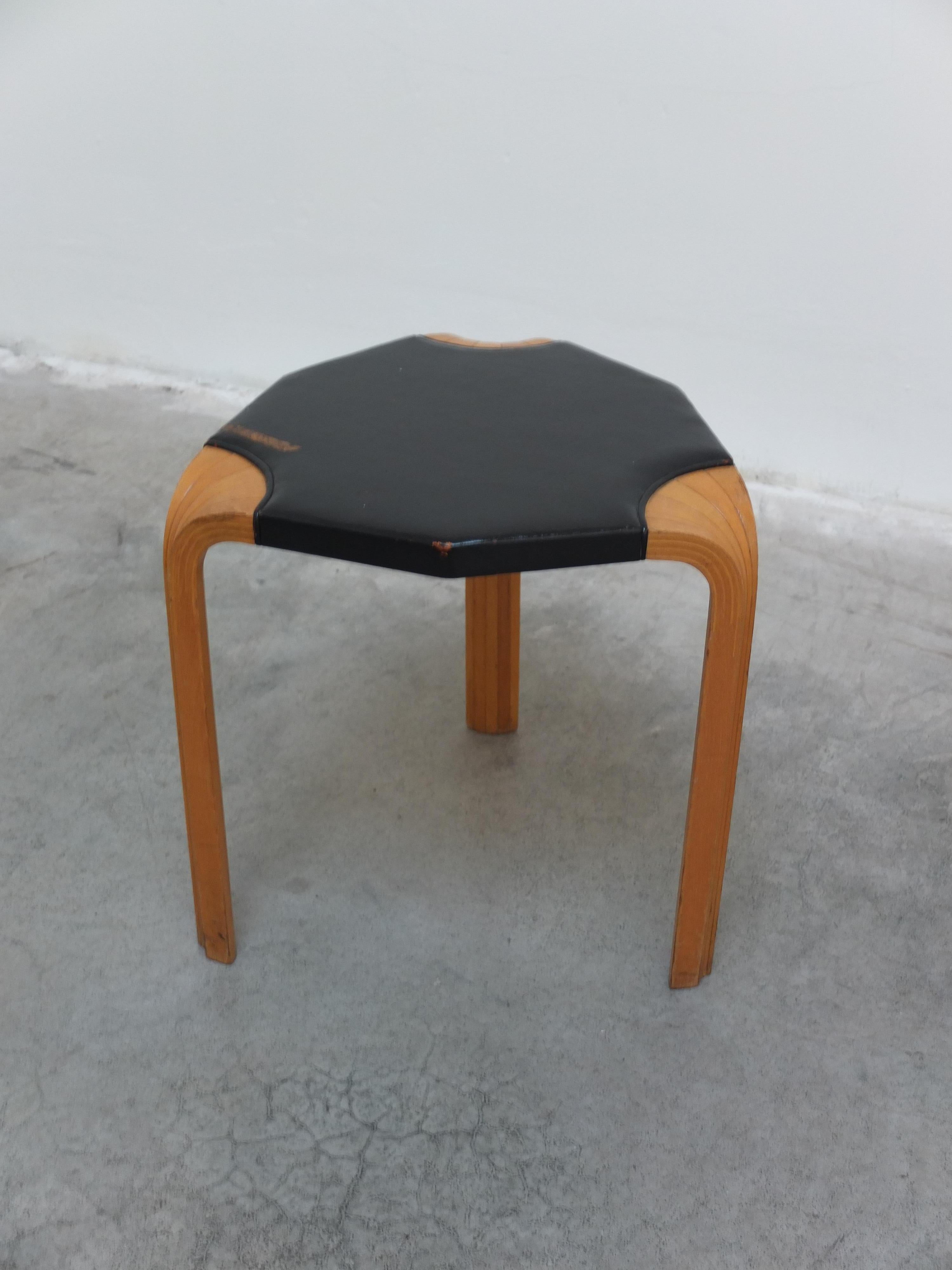 Leather Important Pair of 'X602' Stools by Alvar Aalto for Artek, 1954 For Sale
