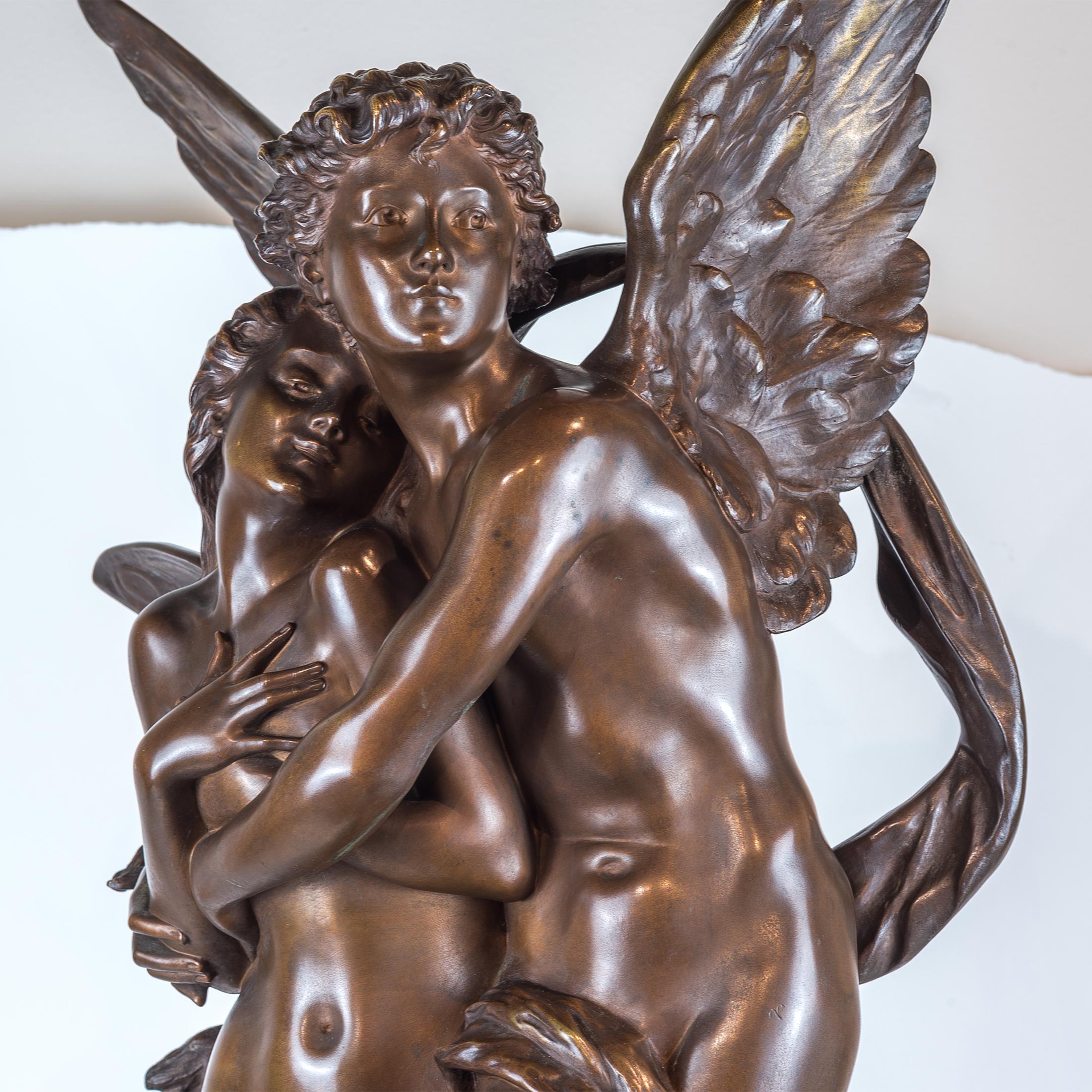 XIXe siècle Important groupe en bronze patiné représentant Cupidon et Psyché en vente
