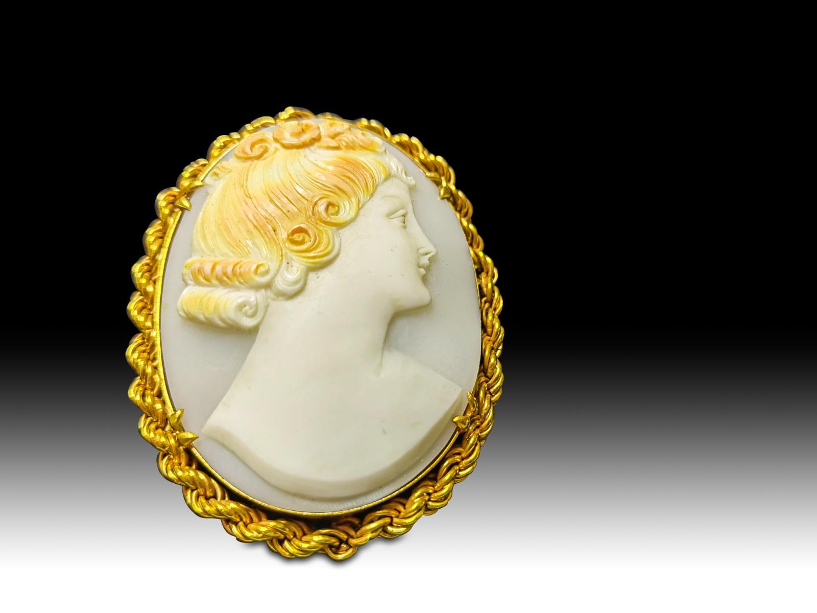 Important Pendant In Yellow Gold  Cameo Old 