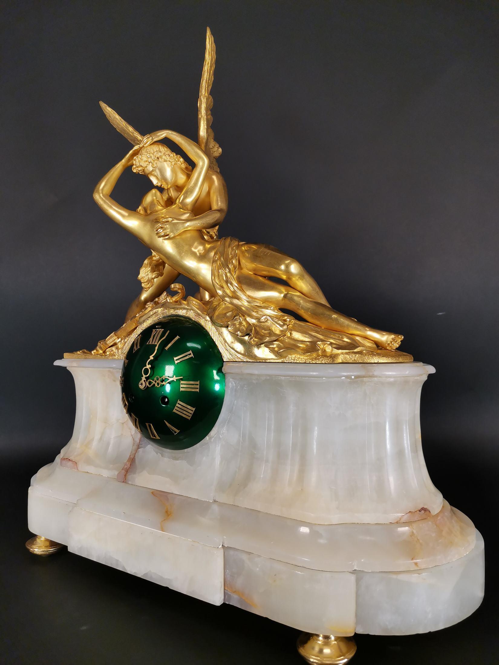 Important Pendulum in Gilded Bronze and Onyx, 19th Century In Excellent Condition For Sale In Madrid, ES