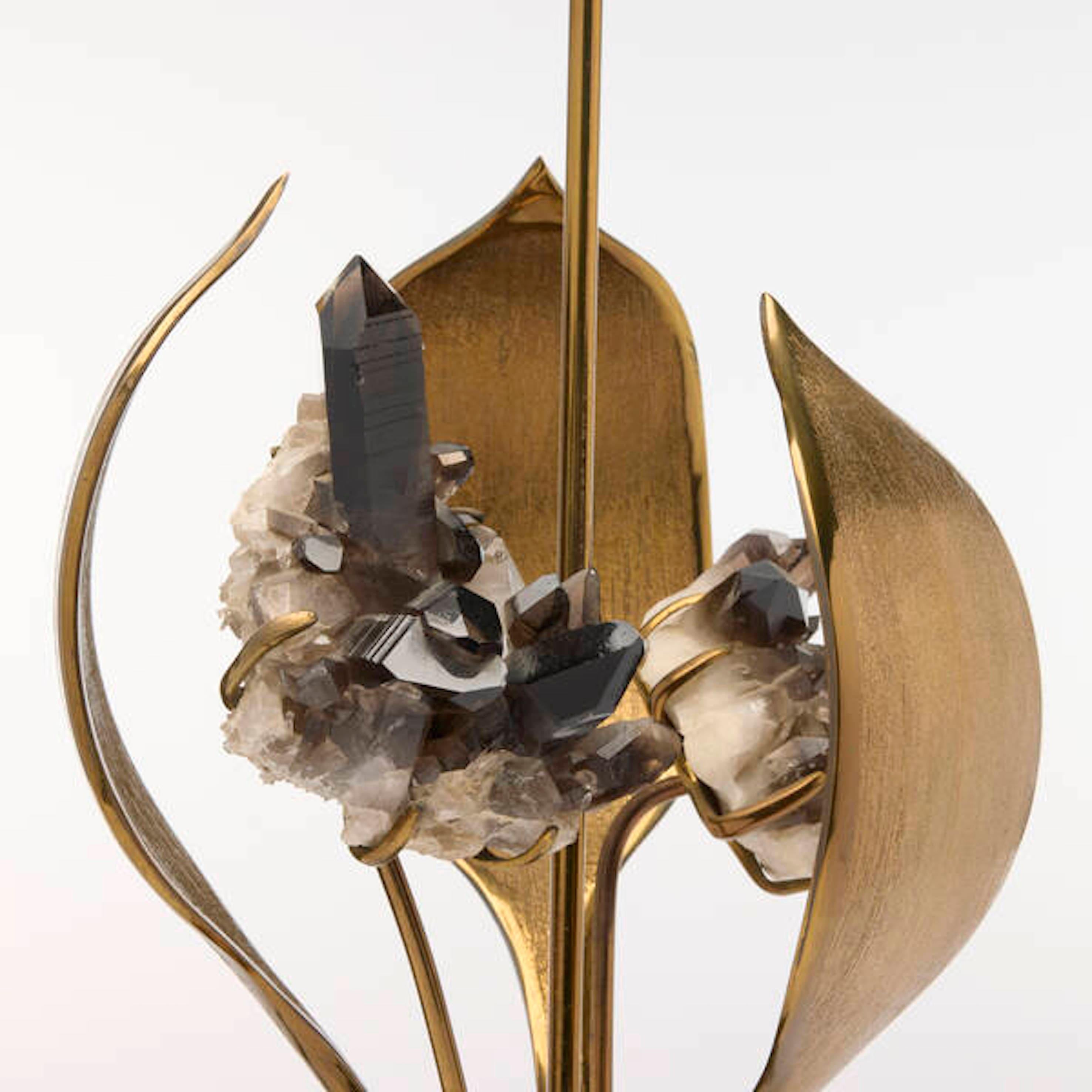 Belge Importante lampe de table en bronze poli et verni de Willy Daro, l'insert central. en vente